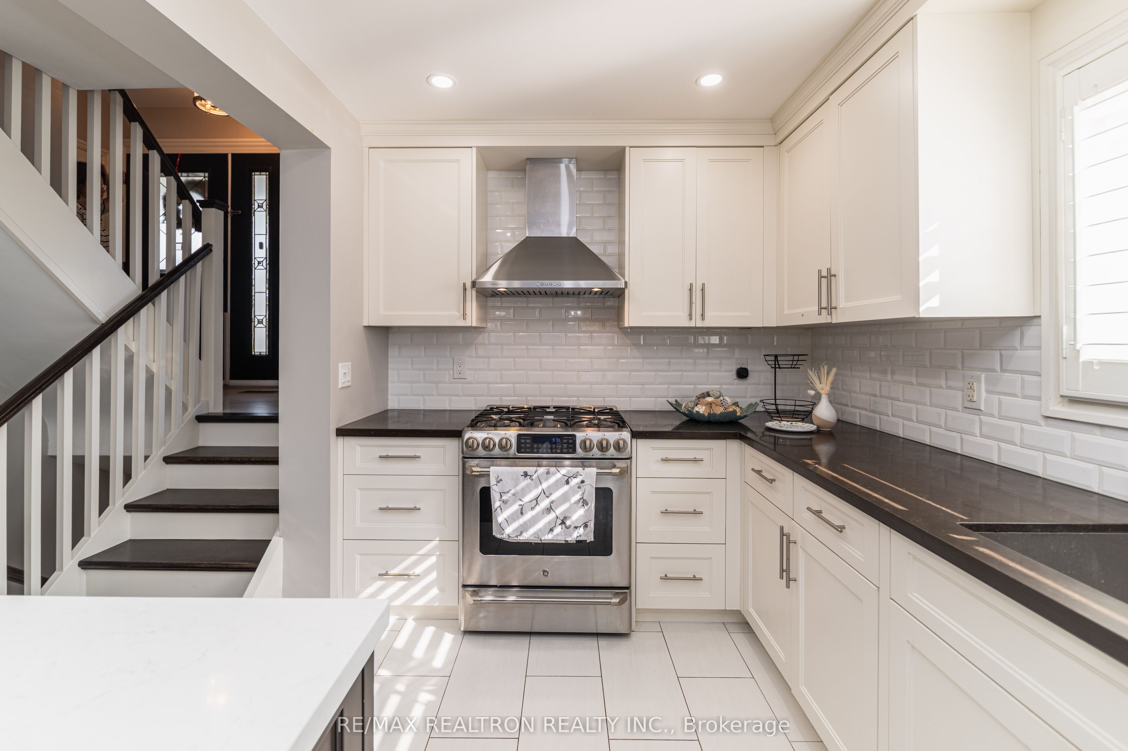 2 Lynedock Crescent Property Photo 12