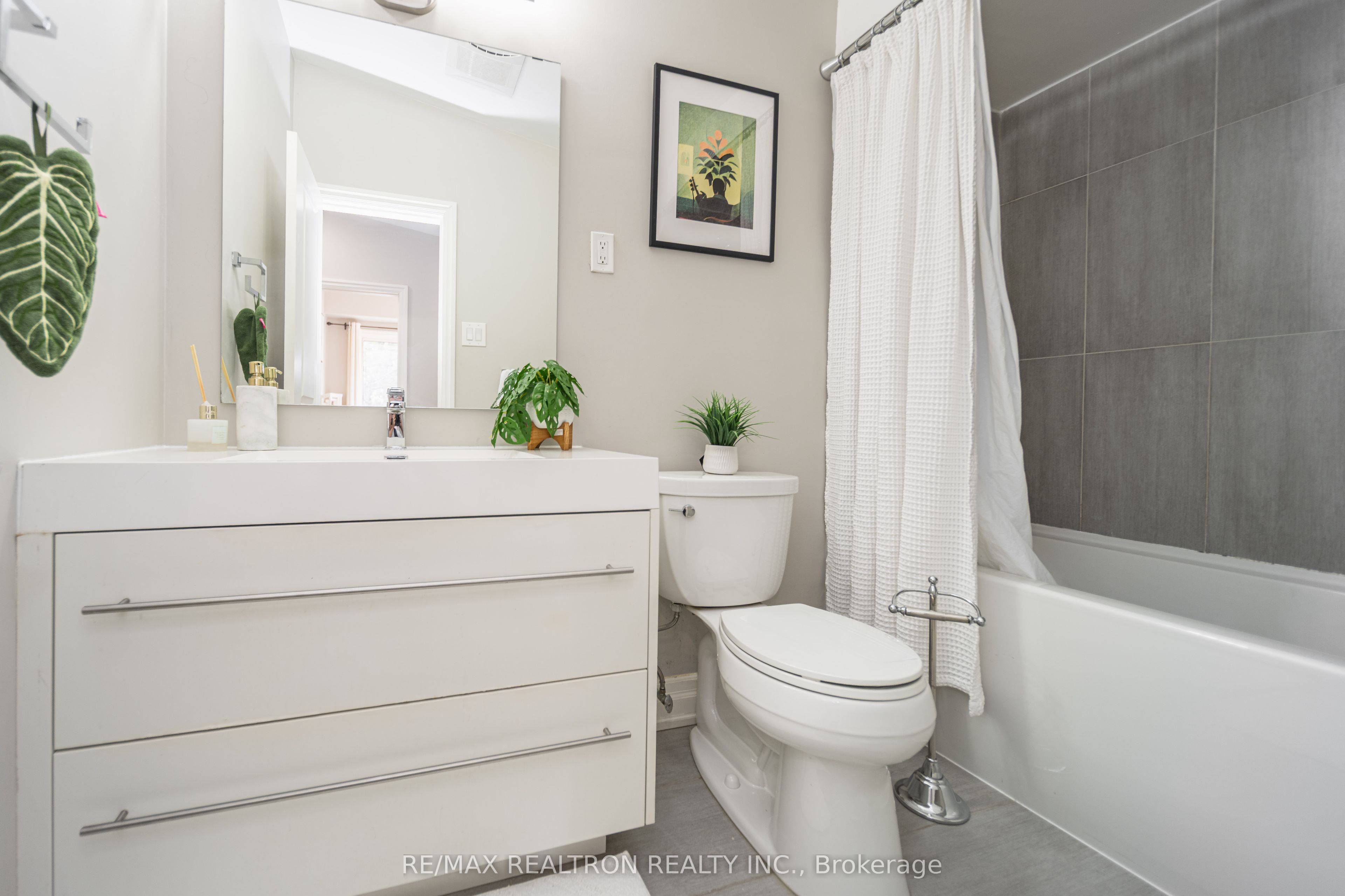 2 Lynedock Crescent Property Photo 25