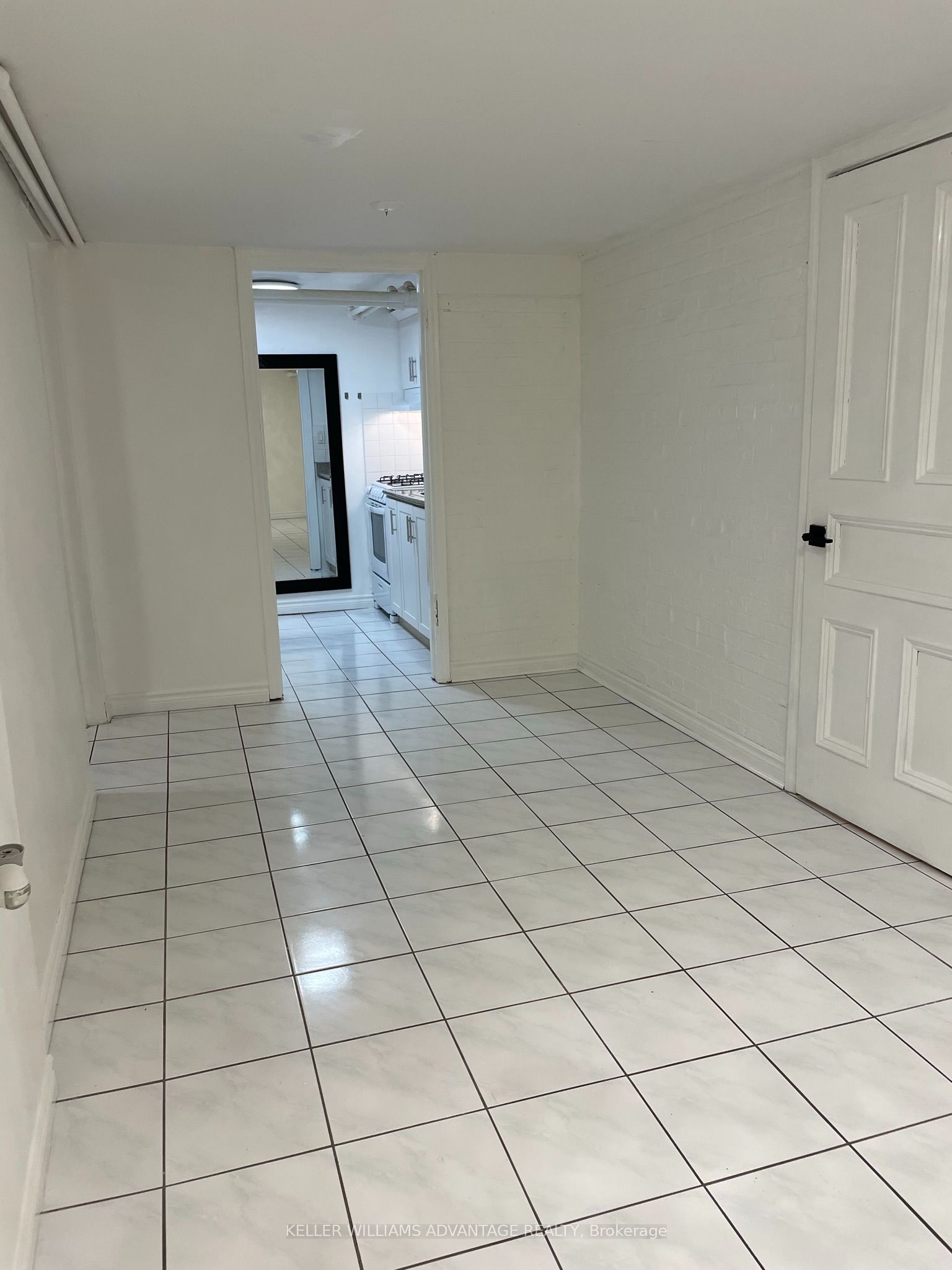 347 Walmer Road Basement Property Photo 9