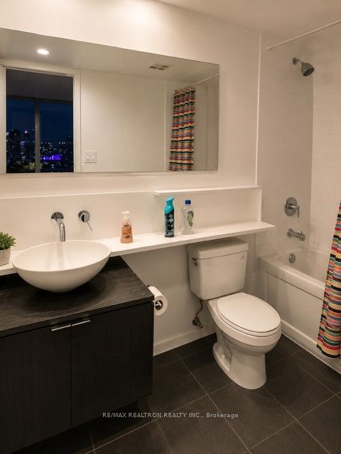15 Fort York Boulevard 4503 Property Photo 19
