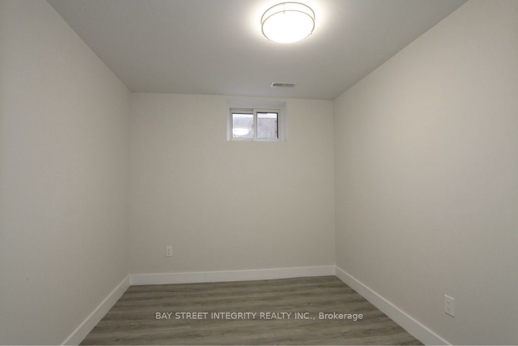 87 Tulane Crescent Property Photo 6