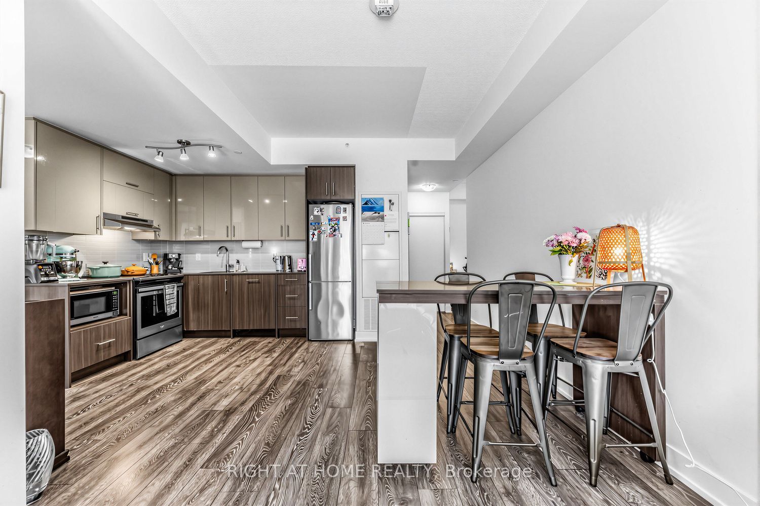 180 Fairview Mall Drive 202 Property Photo 1