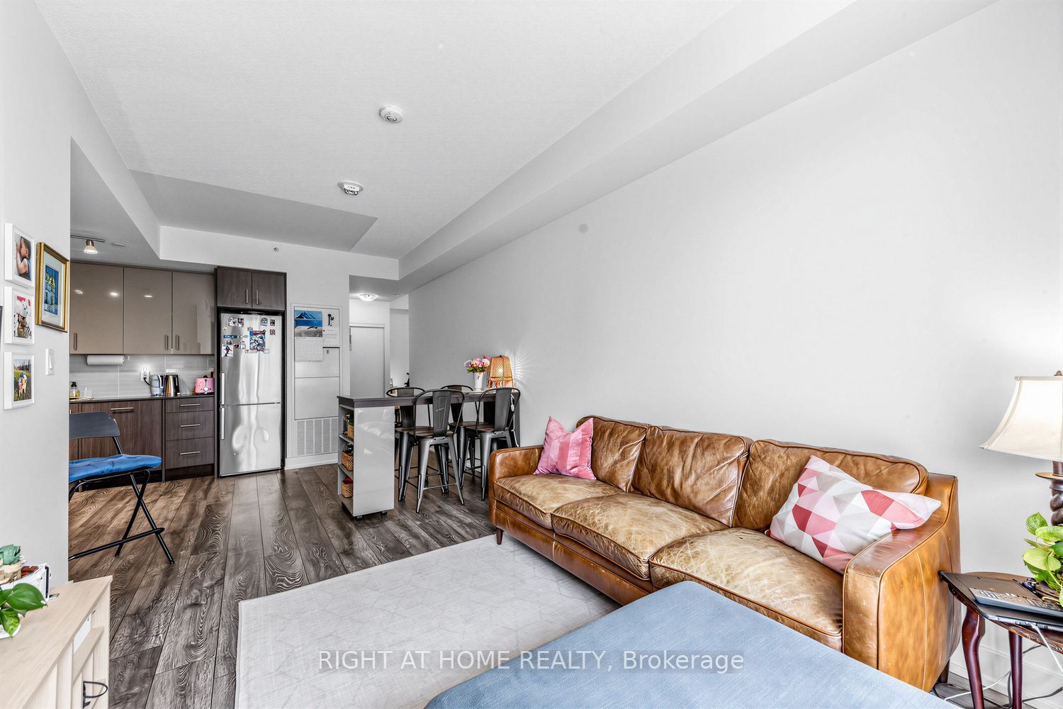 180 Fairview Mall Drive 202 Property Photo 7