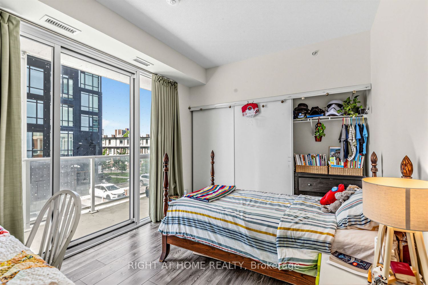 180 Fairview Mall Drive 202 Property Photo 17