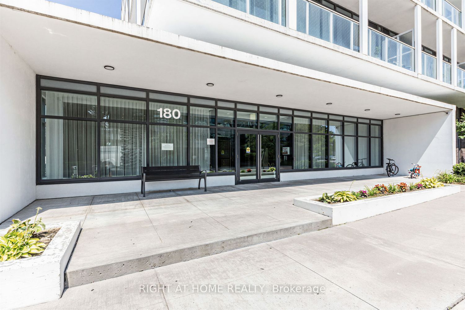 180 Fairview Mall Drive 202 Property Photo 28