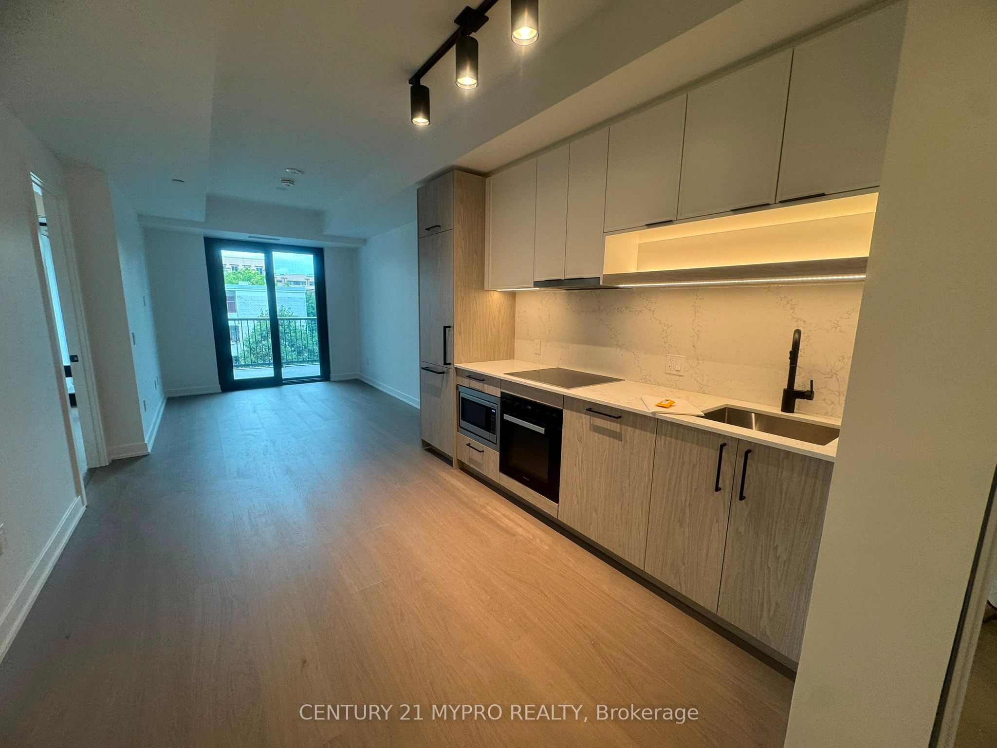 91 Montclair Avenue 716 Property Photo 1