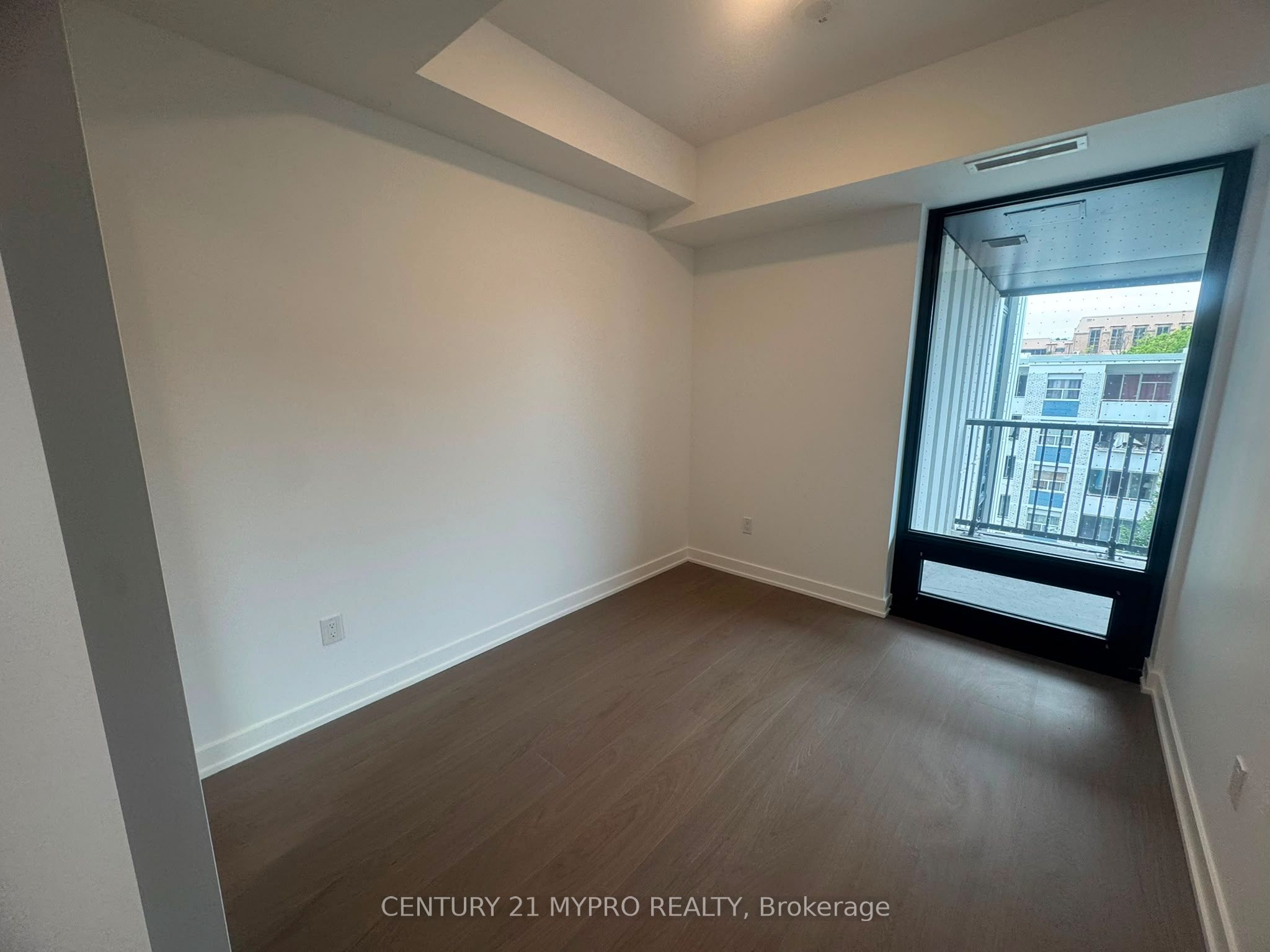 91 Montclair Avenue 716 Property Photo 8