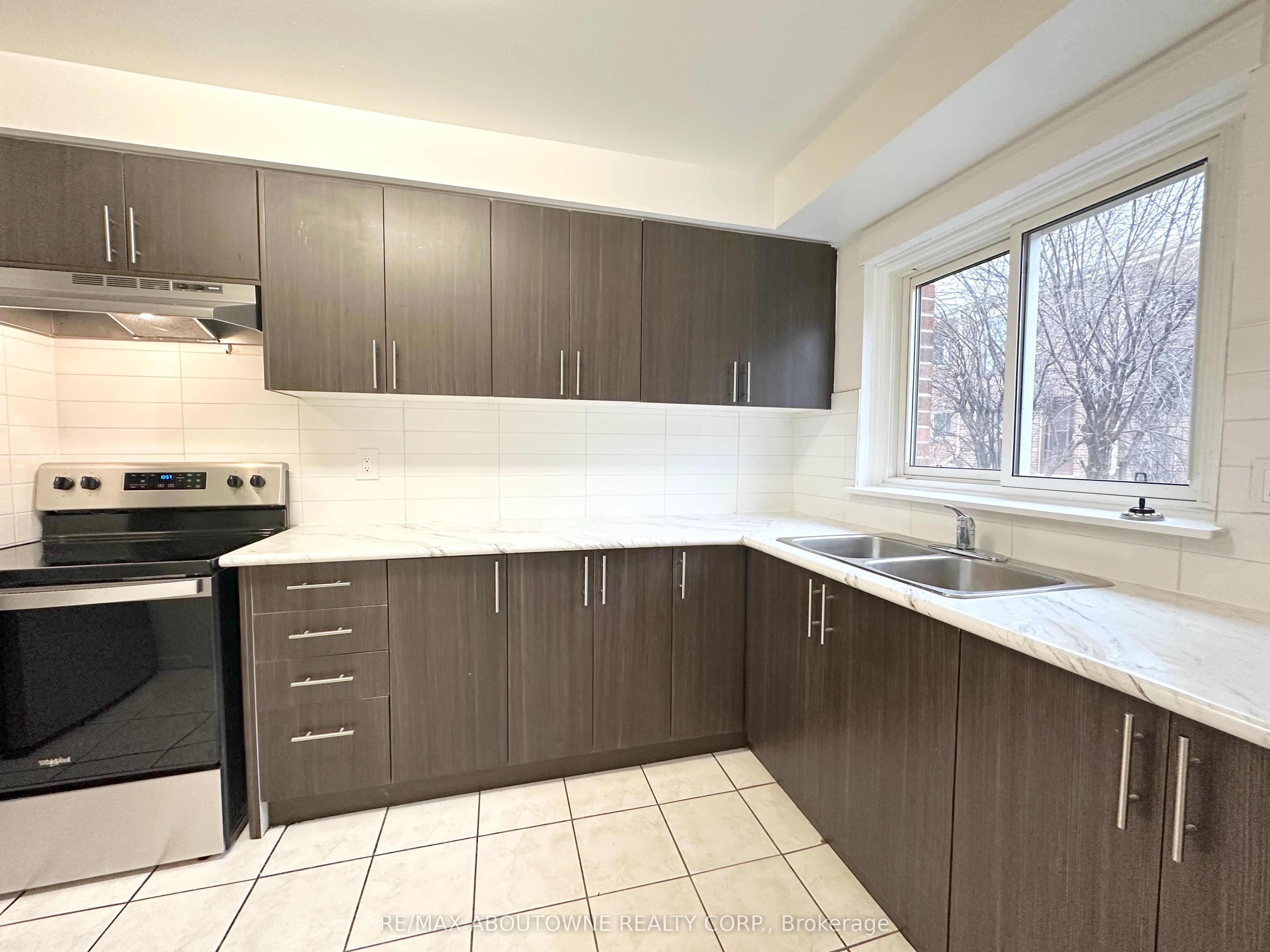 63 Havenbrook Boulevard Th4 Property Photo 3