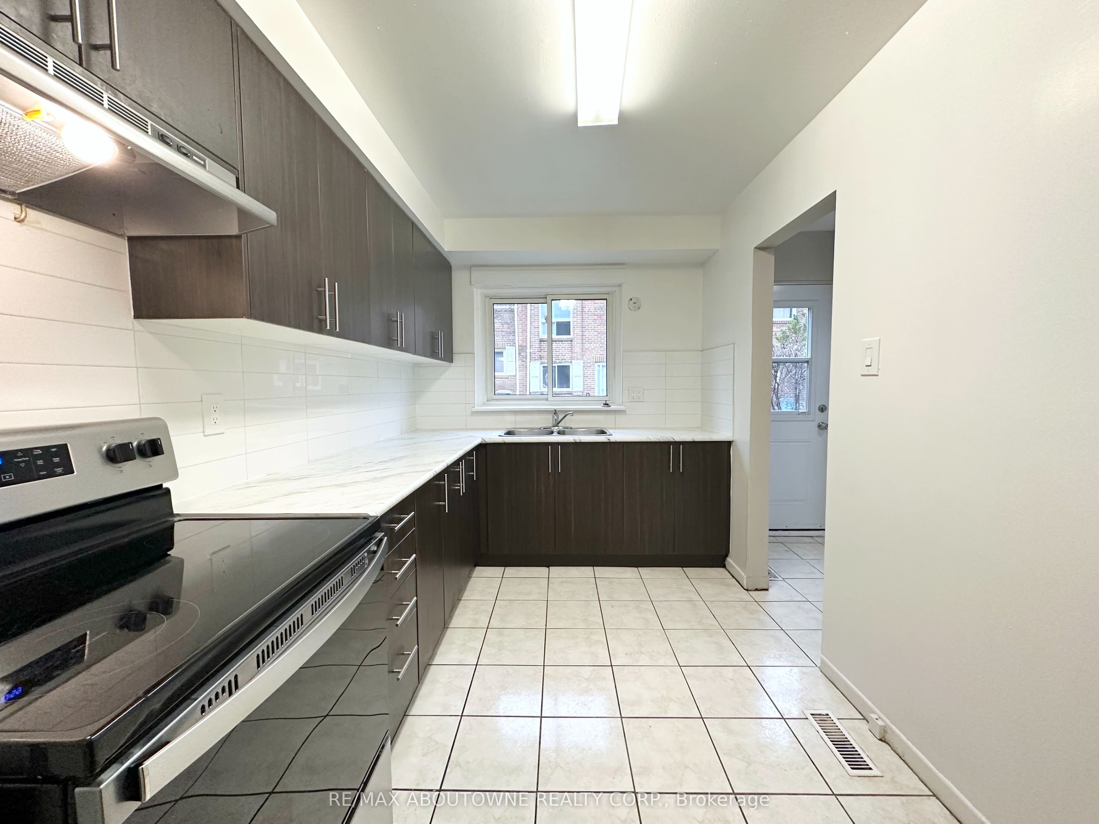 63 Havenbrook Boulevard Th4 Property Photo 4
