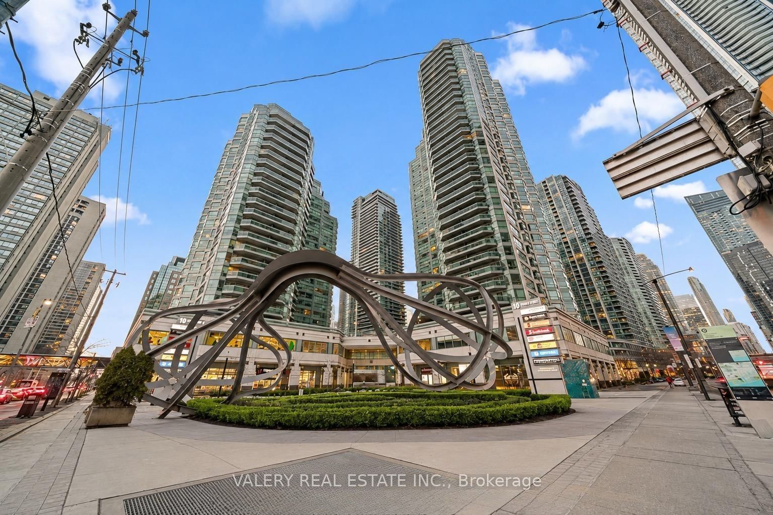 10 Yonge Street 2910 Property Photo 1