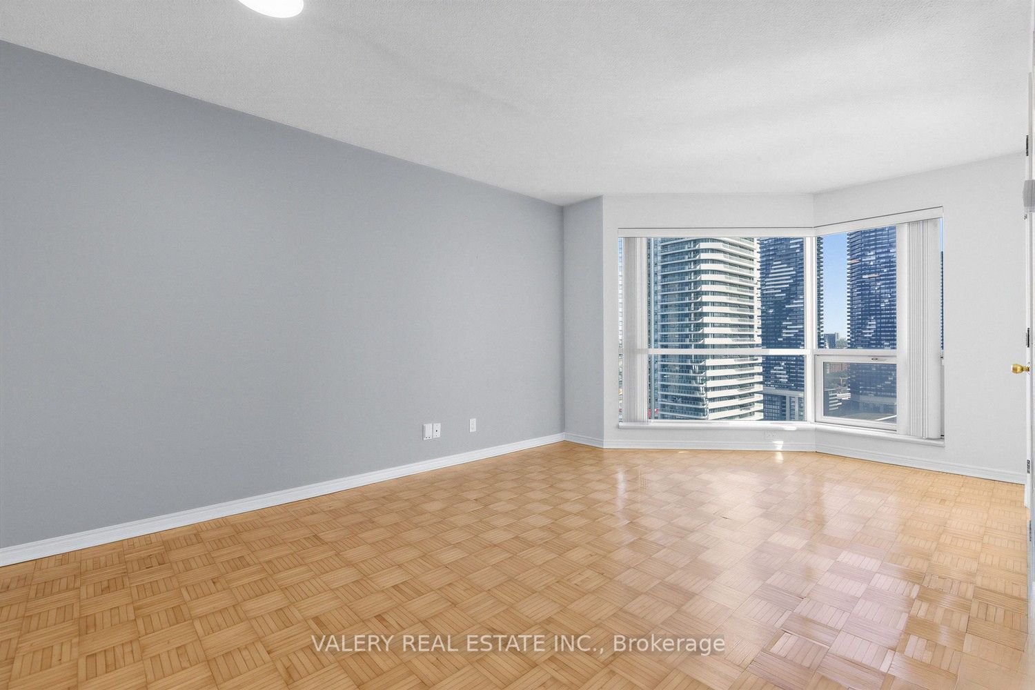 10 Yonge Street 2910 Property Photo 10