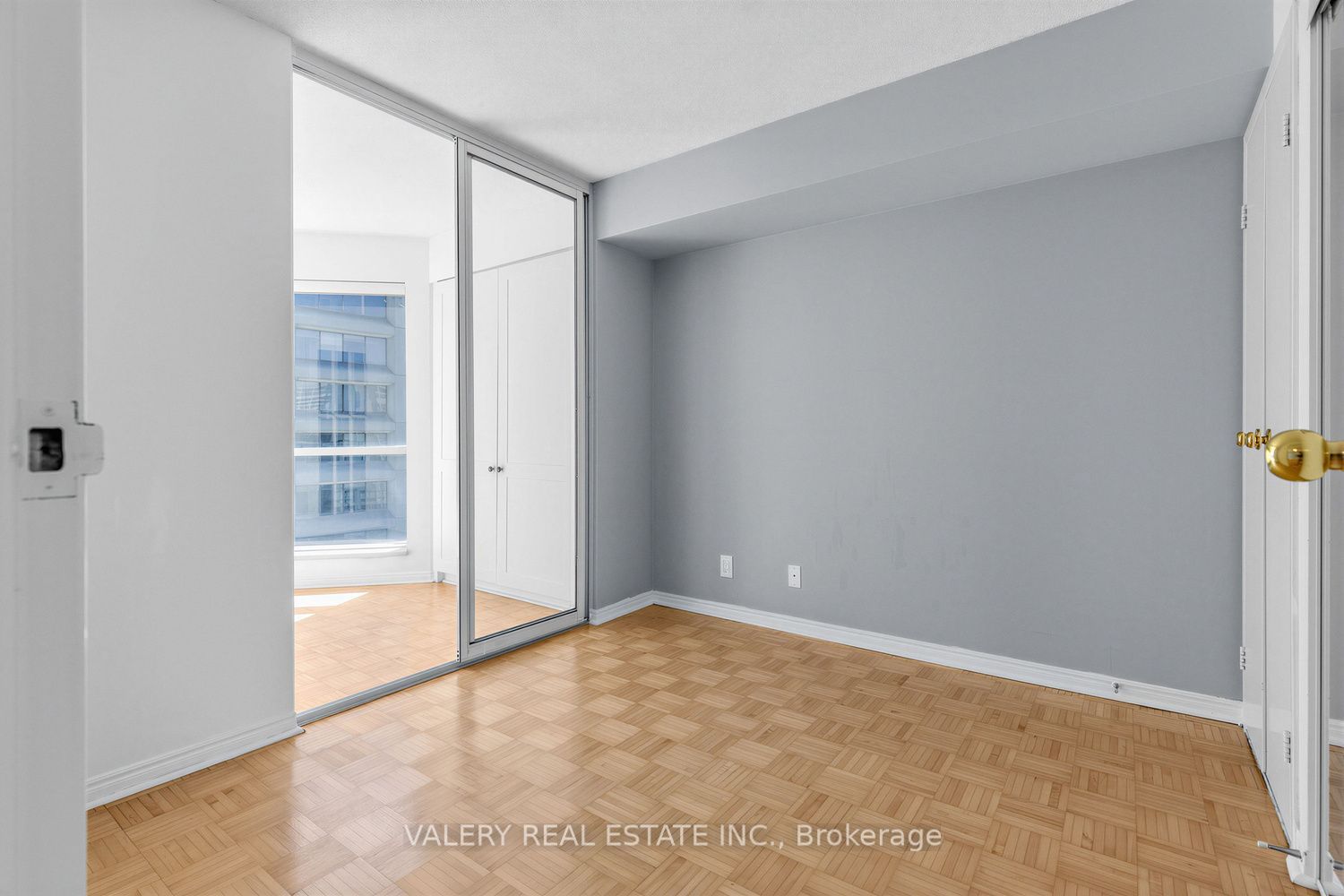 10 Yonge Street 2910 Property Photo 12