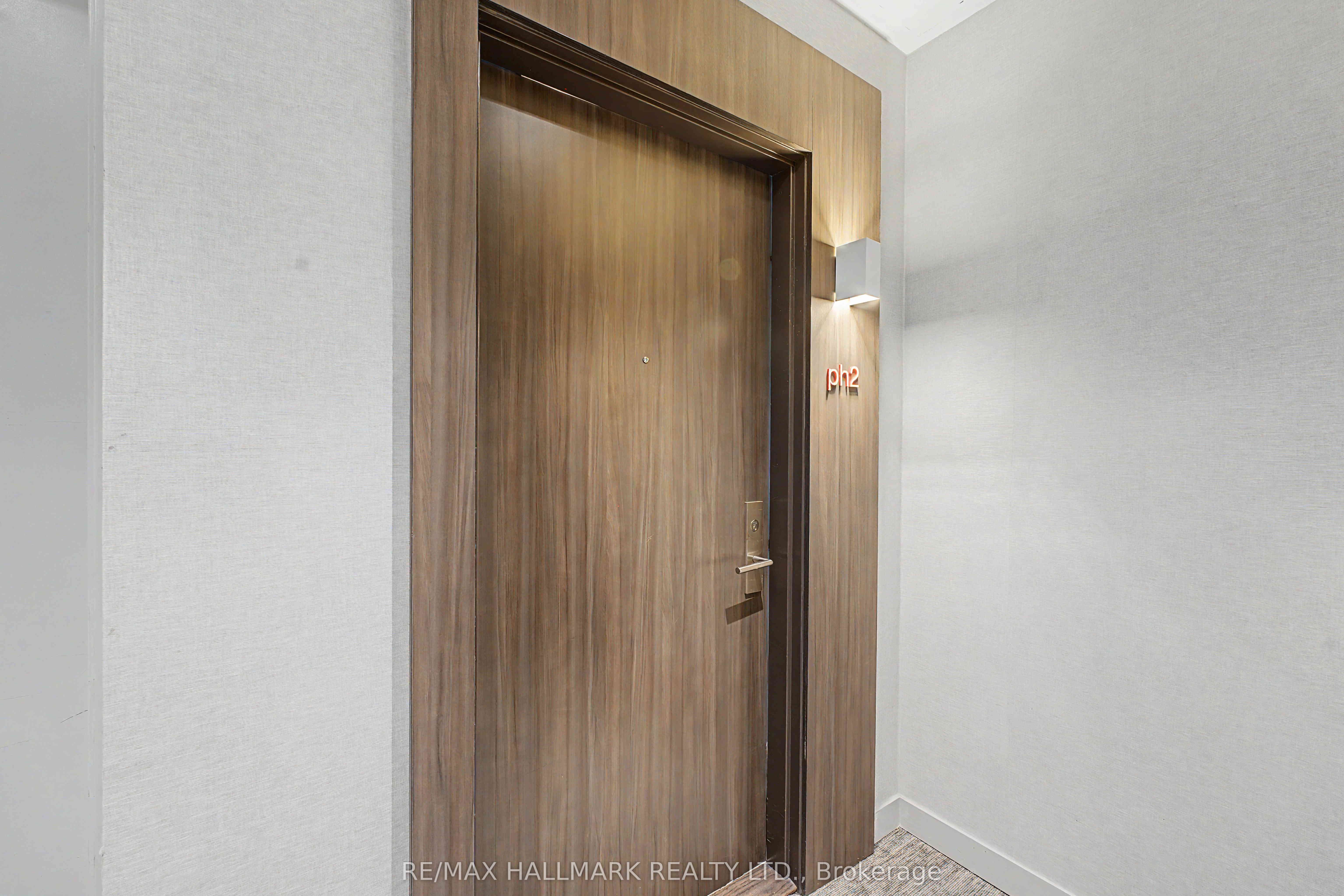 185 Roehampton Avenue Ph2 Property Photo 6