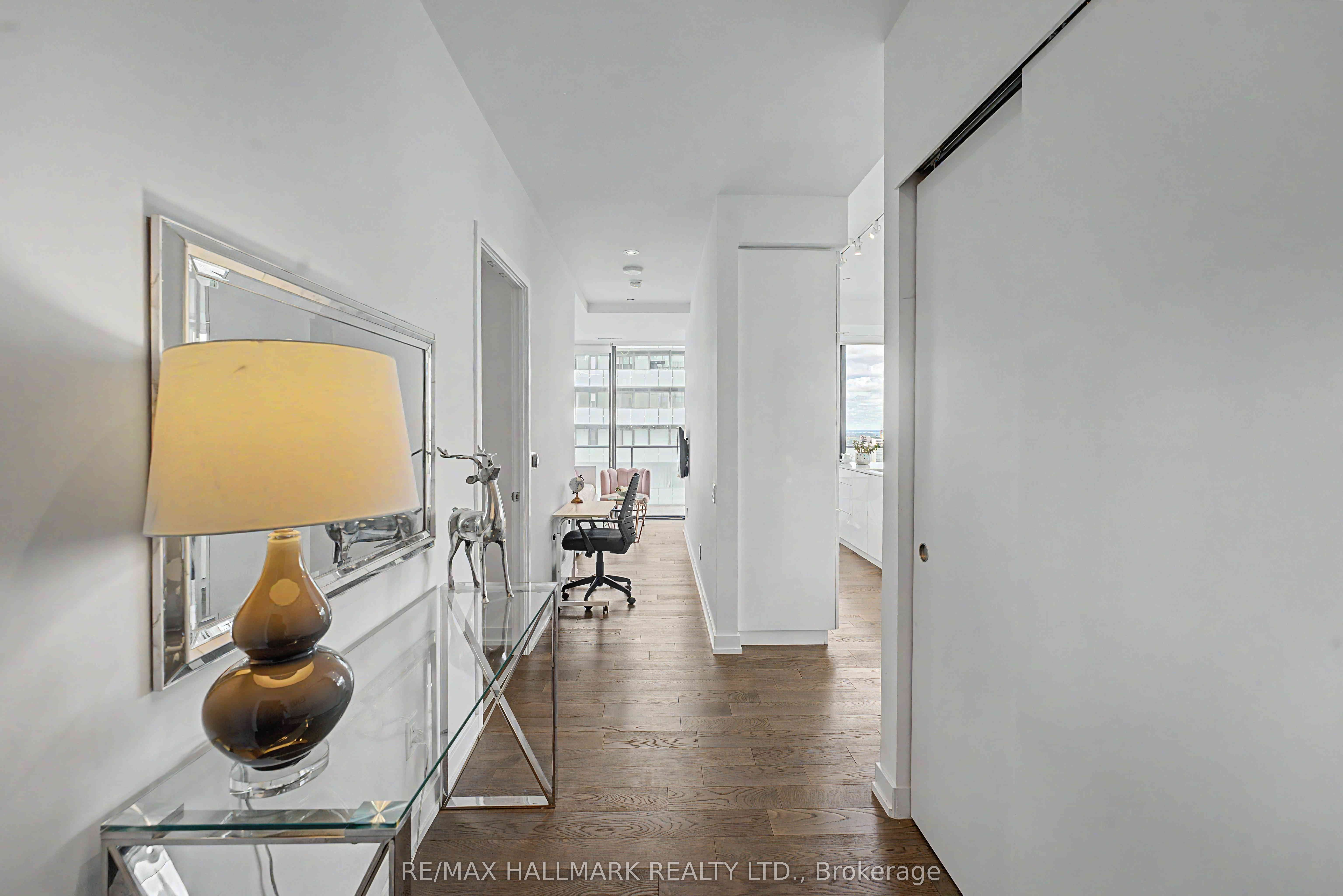 185 Roehampton Avenue Ph2 Property Photo 12