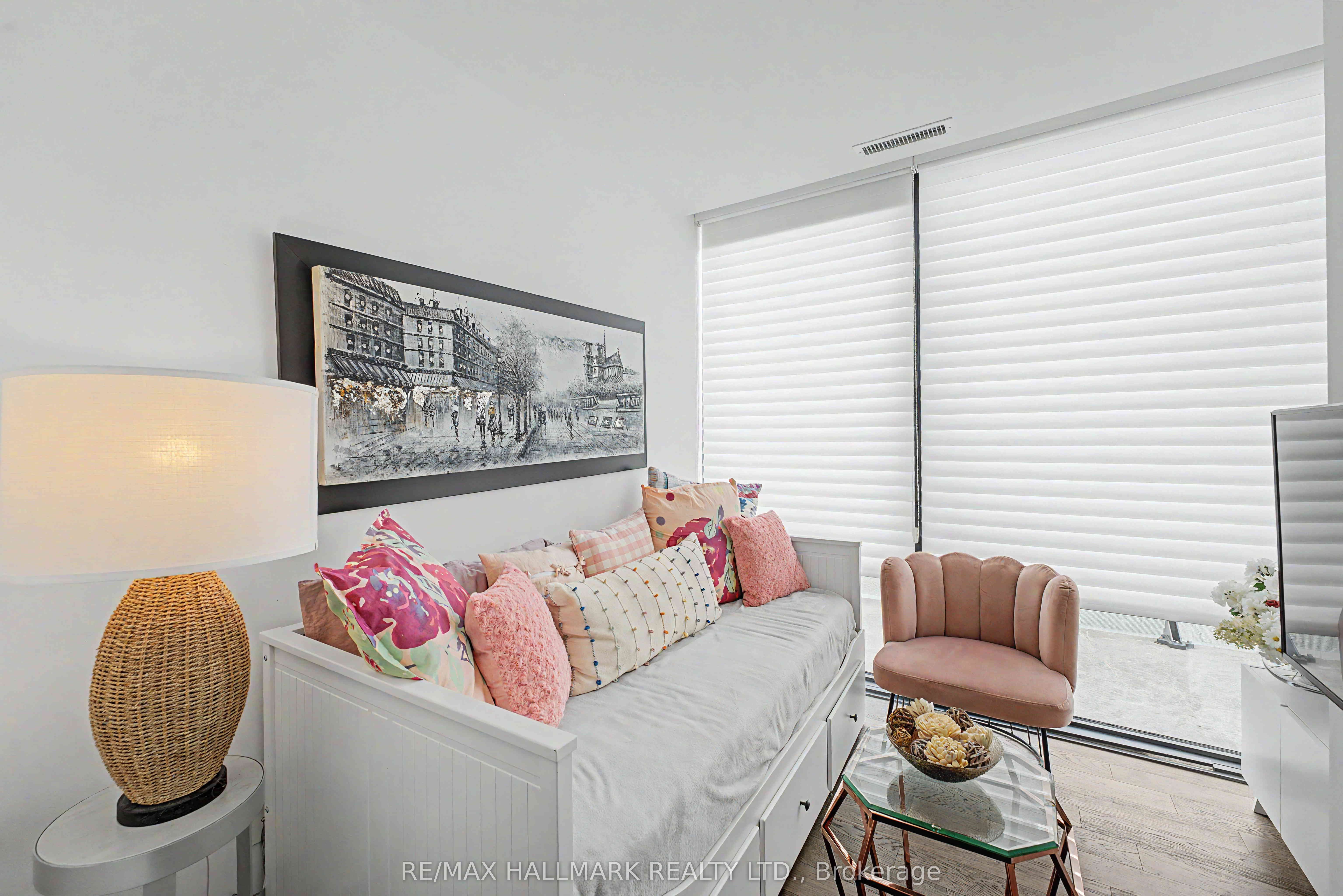 185 Roehampton Avenue Ph2 Property Photo 14
