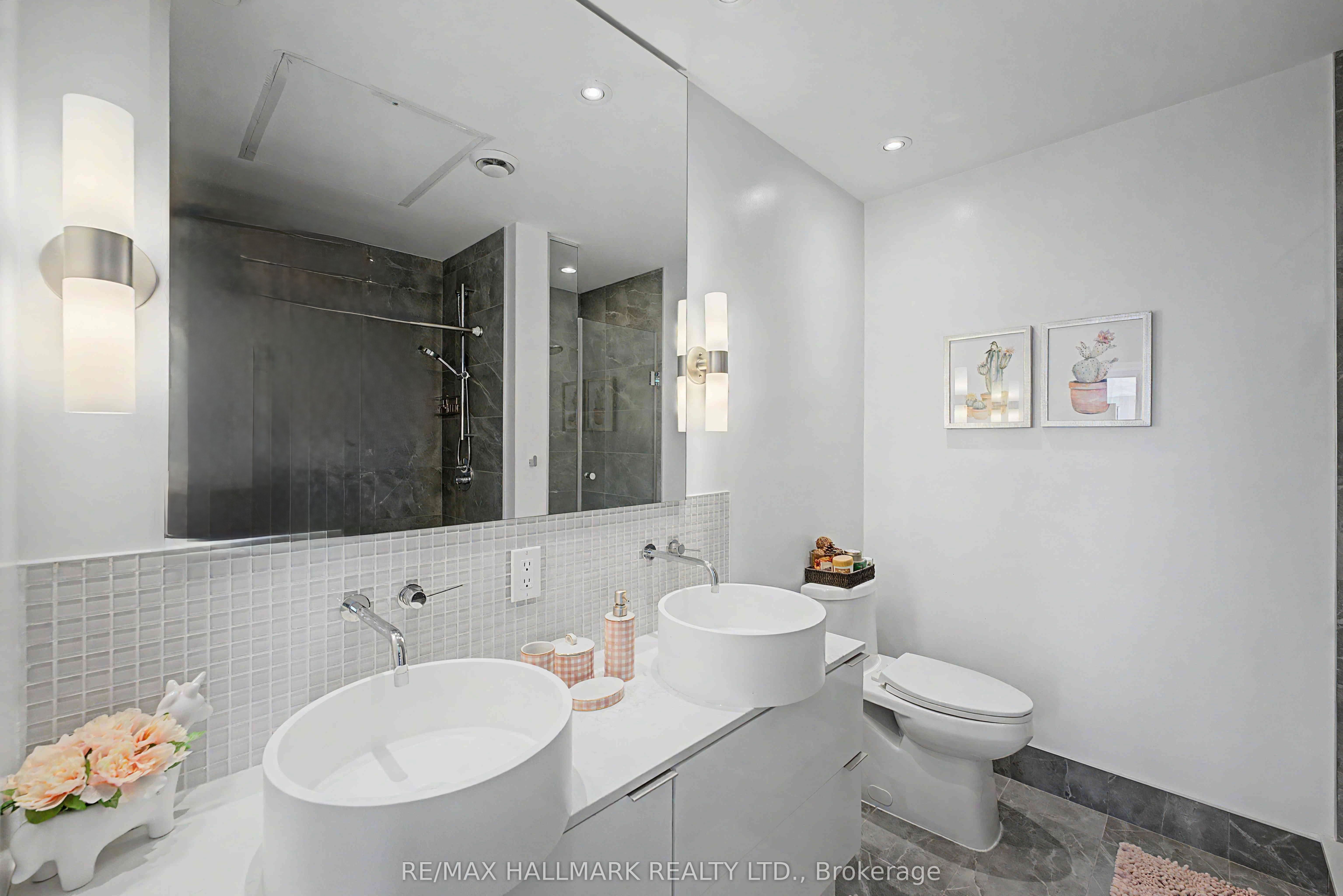 185 Roehampton Avenue Ph2 Property Photo 16