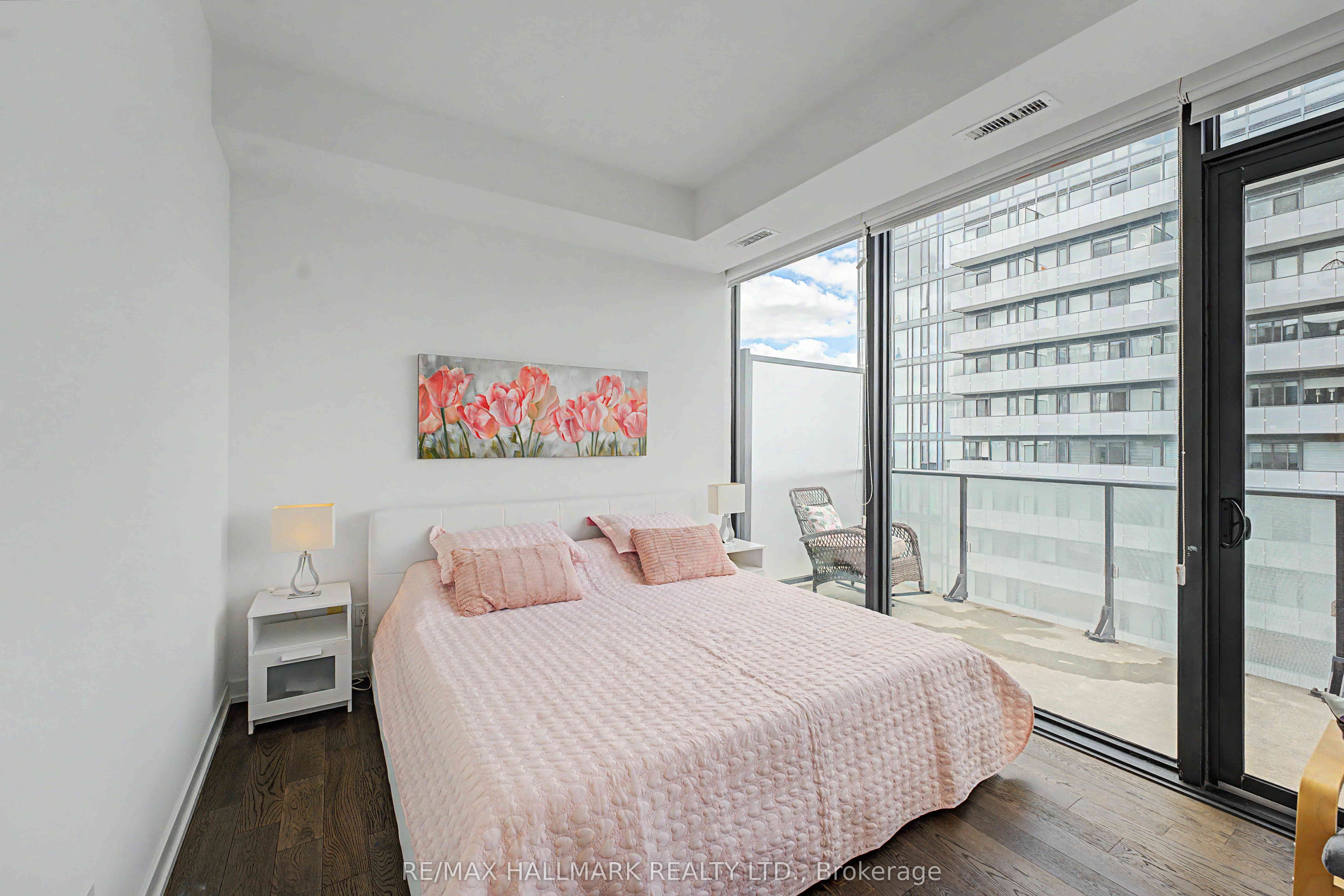 185 Roehampton Avenue Ph2 Property Photo 17