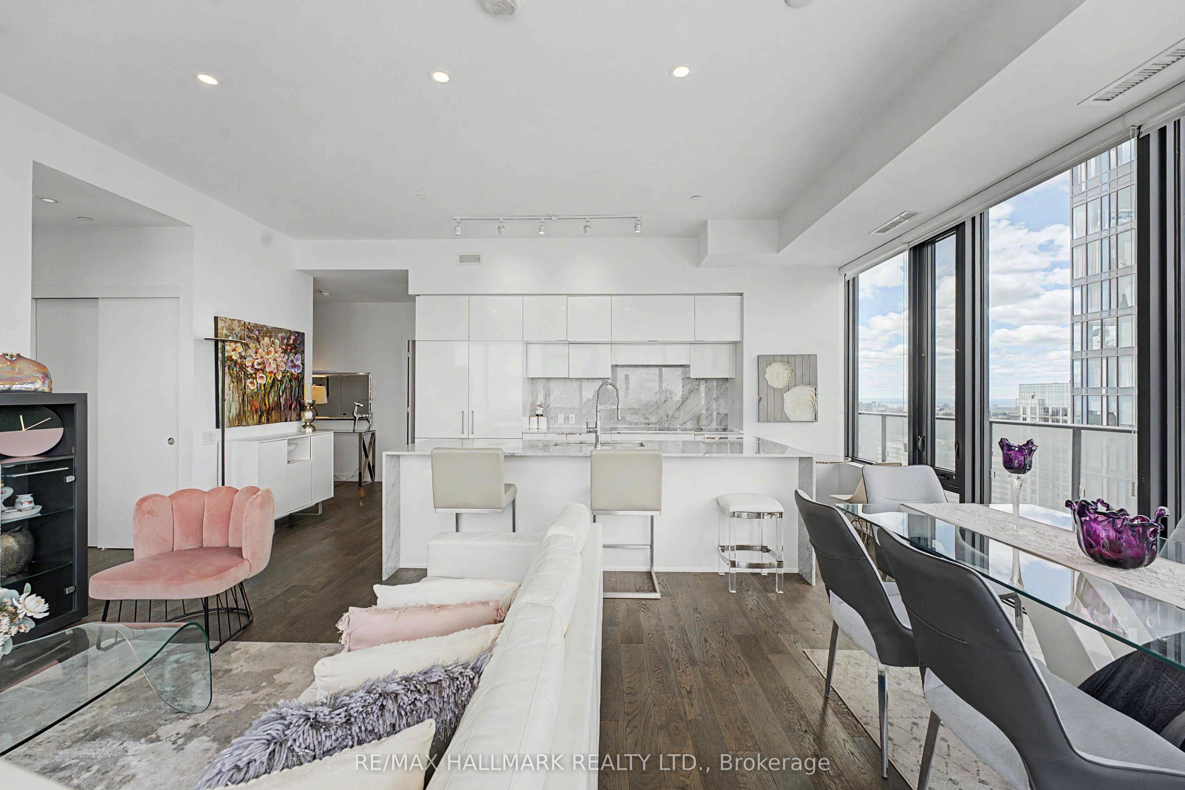185 Roehampton Avenue Ph2 Property Photo 21