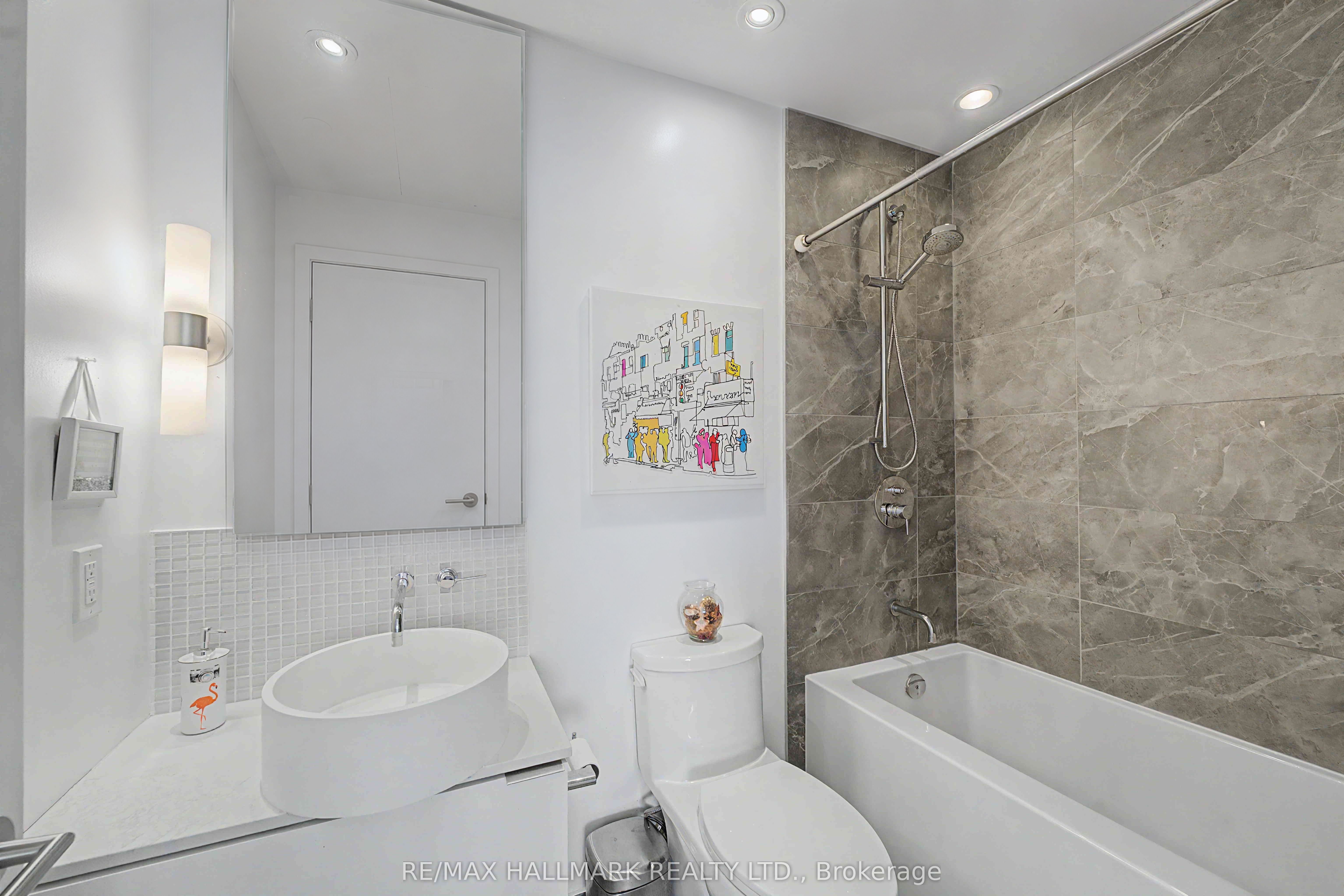 185 Roehampton Avenue Ph2 Property Photo 24