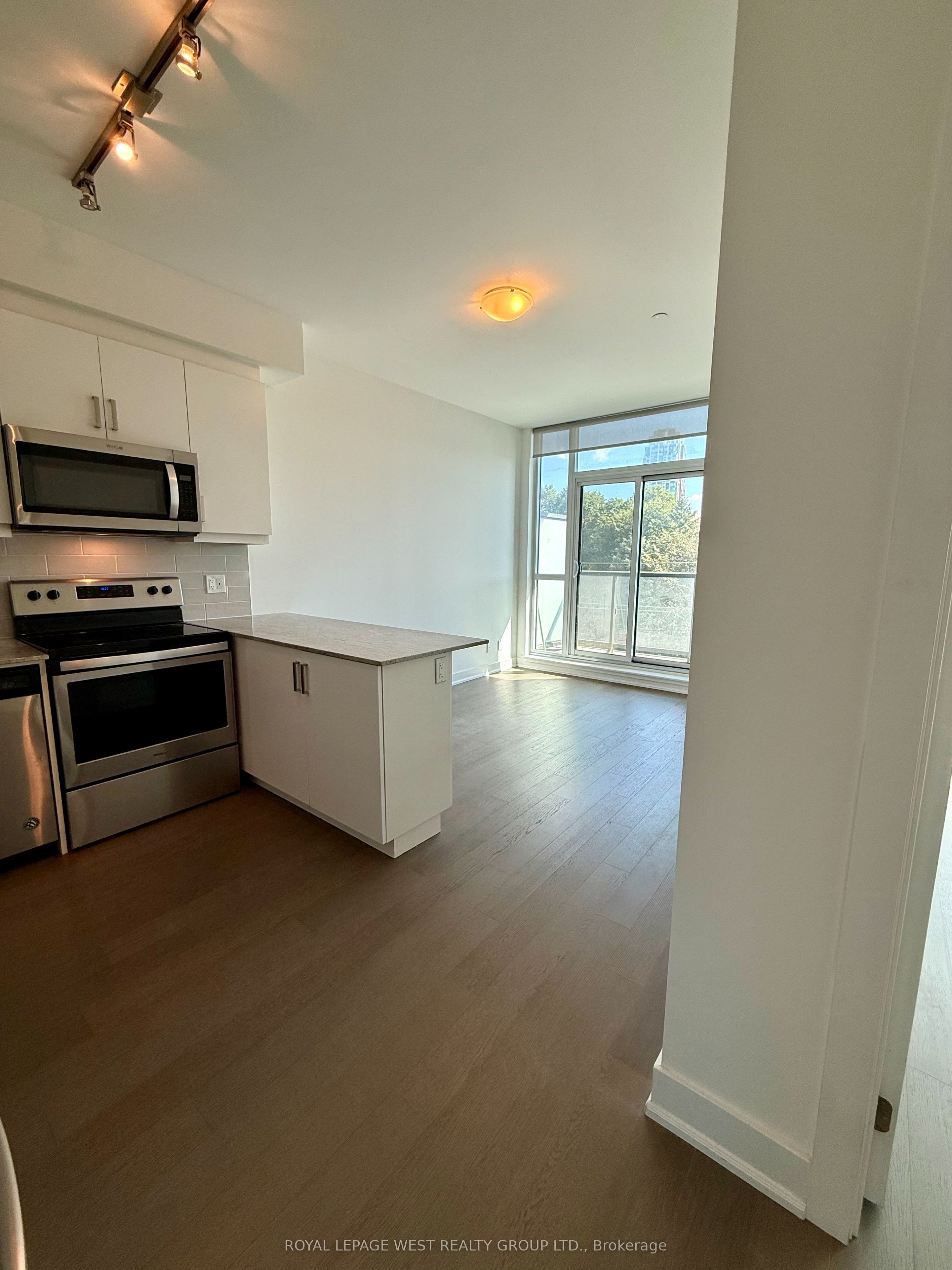 1486 Bathurst Street 403 Property Photo 3