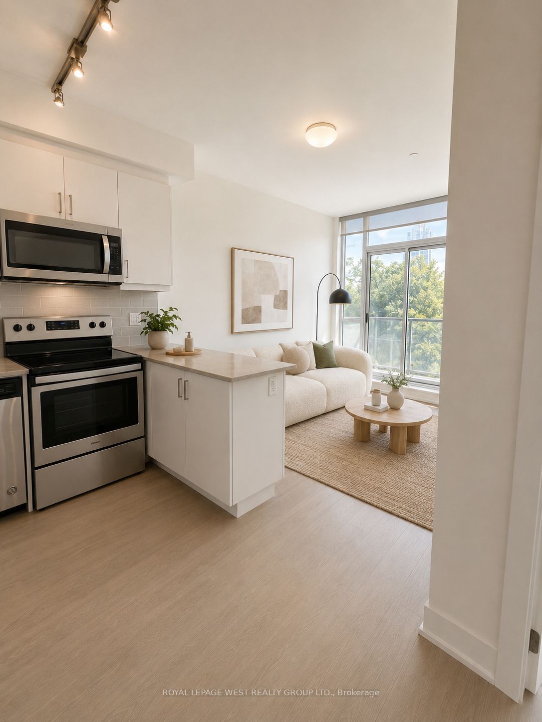 1486 Bathurst Street 403 Property Photo 4
