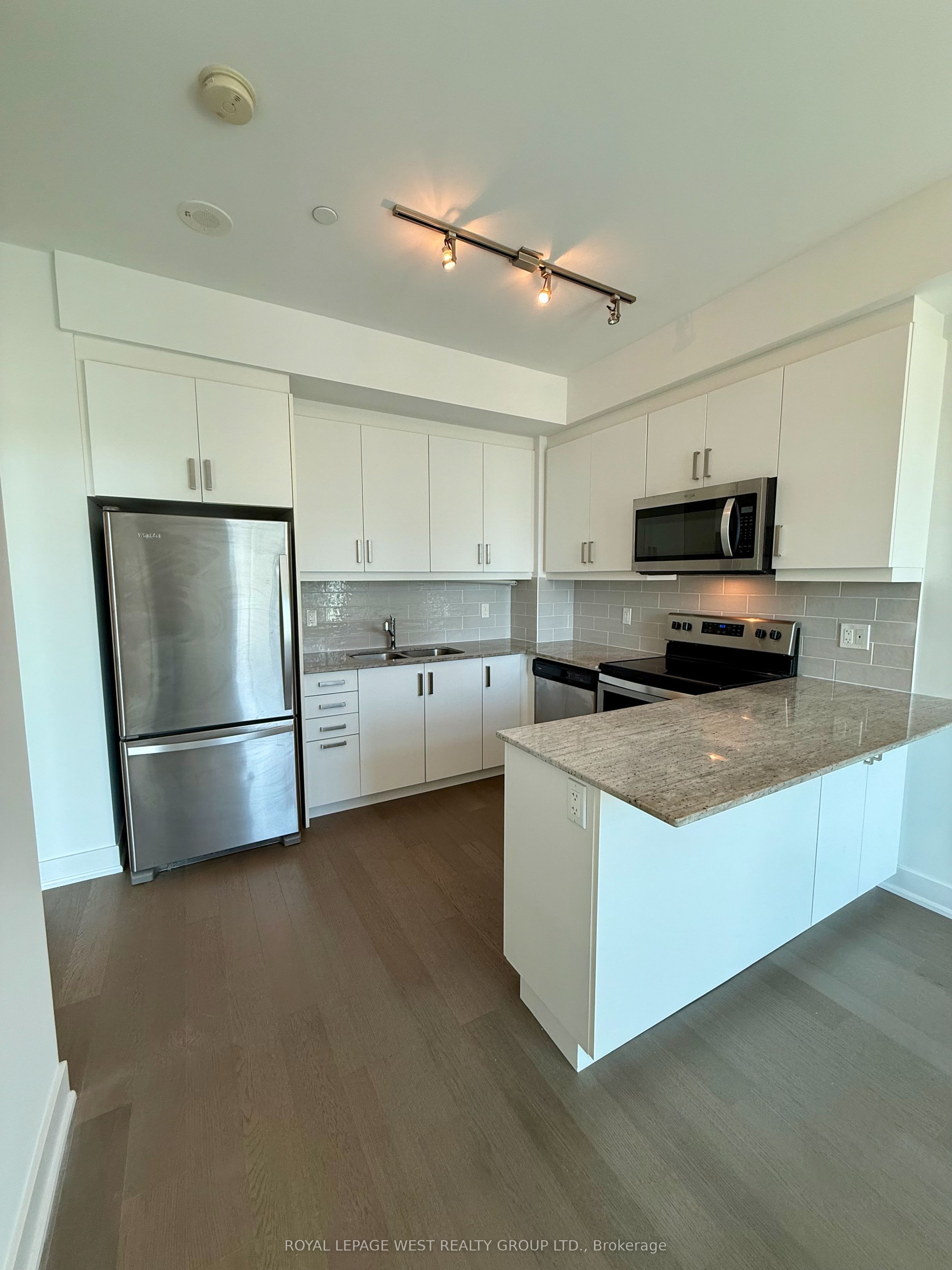 1486 Bathurst Street 403 Property Photo 6