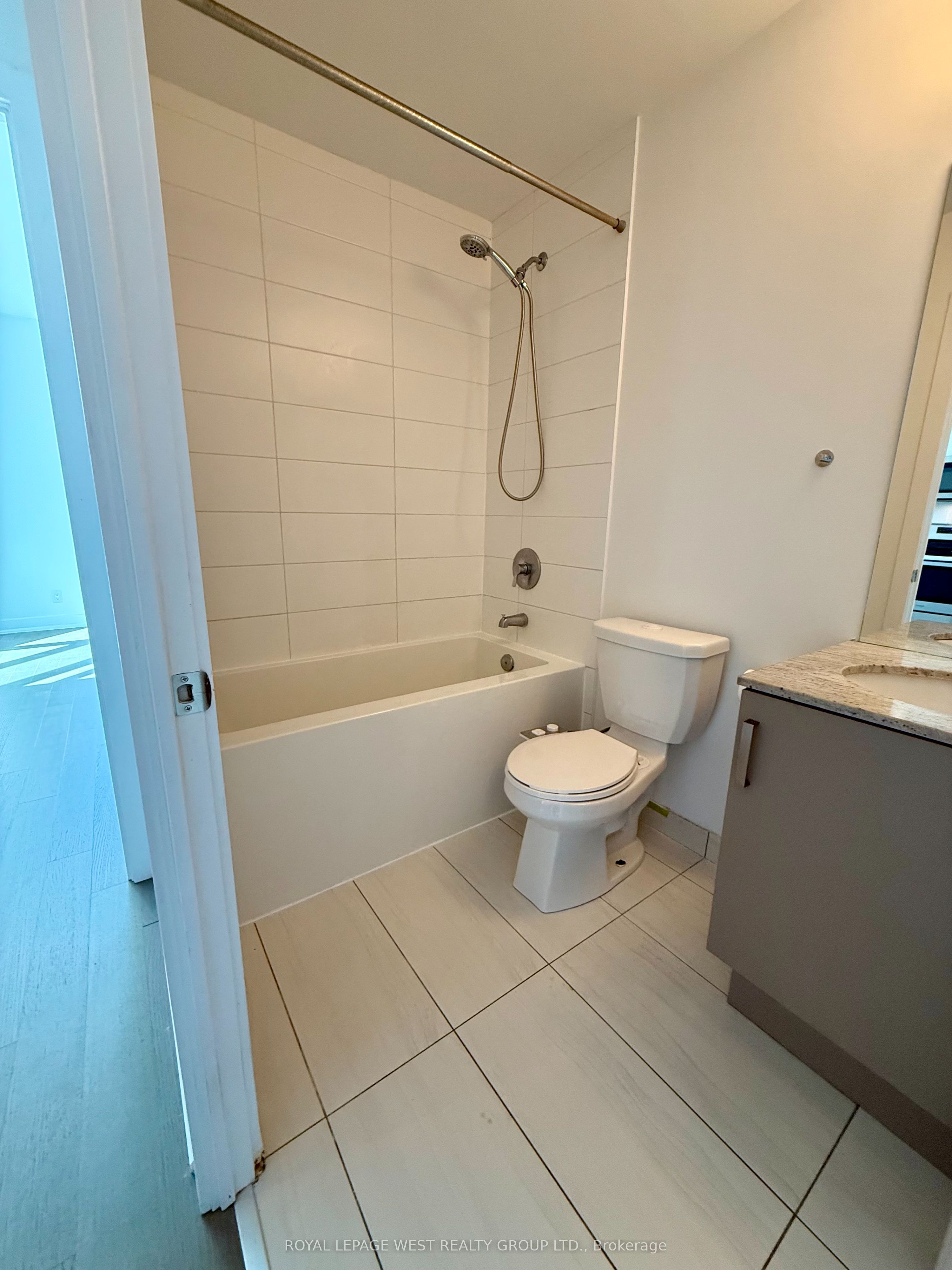 1486 Bathurst Street 403 Property Photo 16