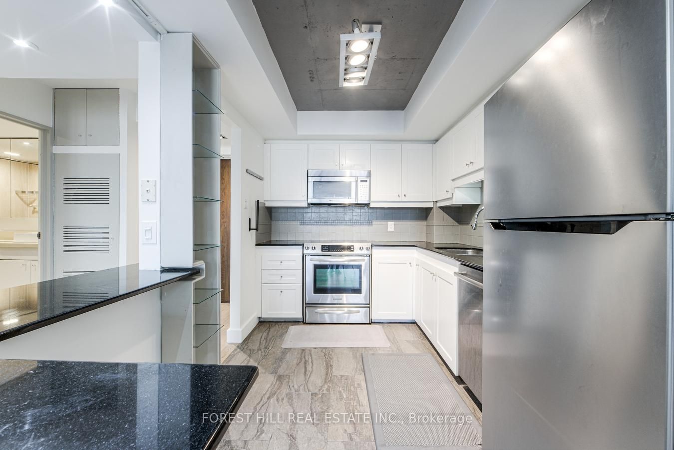 65 Harbour Square 1707 Property Photo 6