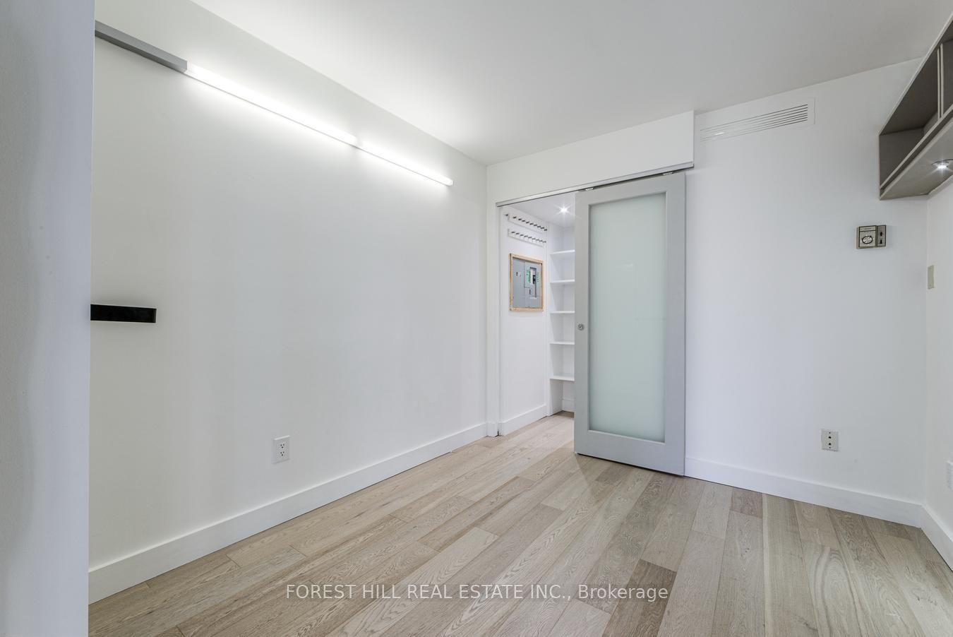 65 Harbour Square 1707 Property Photo 16