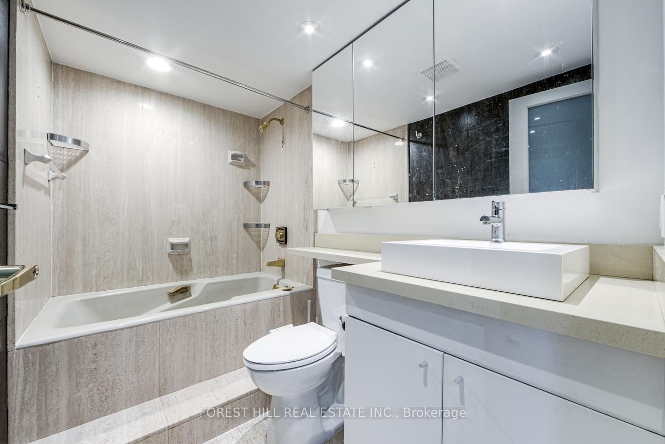 65 Harbour Square 1707 Property Photo 20