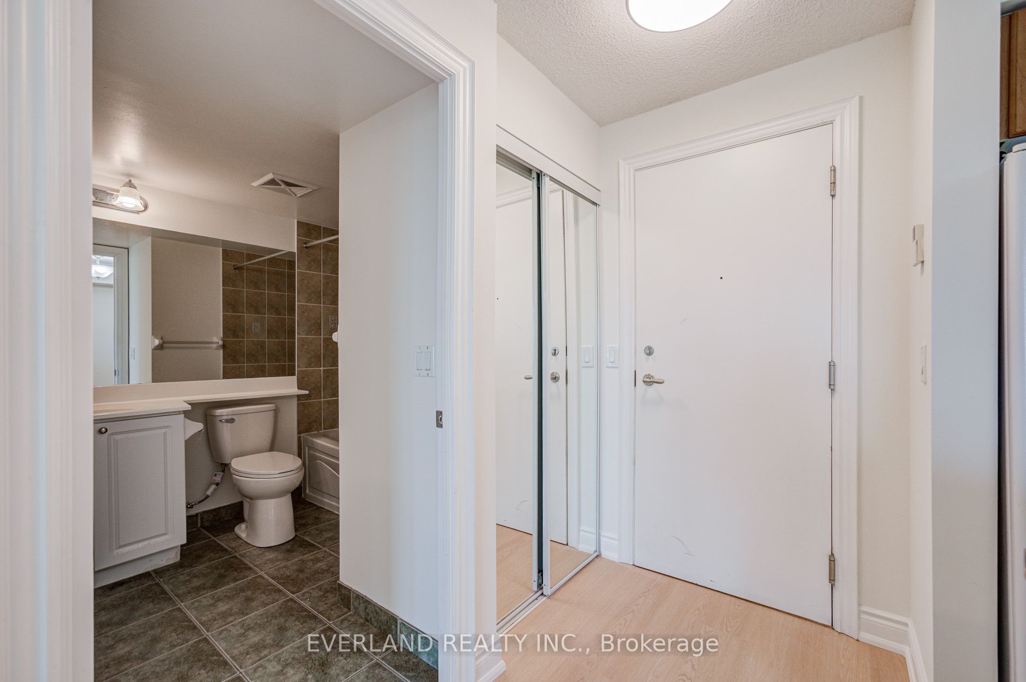 15 Greenview Avenue 707 Property Photo 7