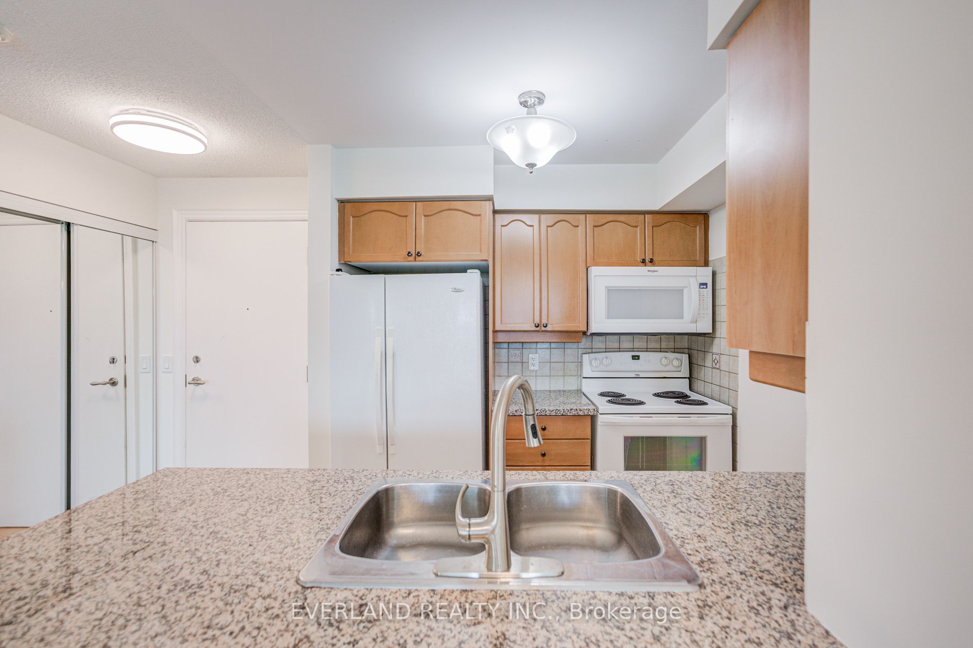 15 Greenview Avenue 707 Property Photo 12
