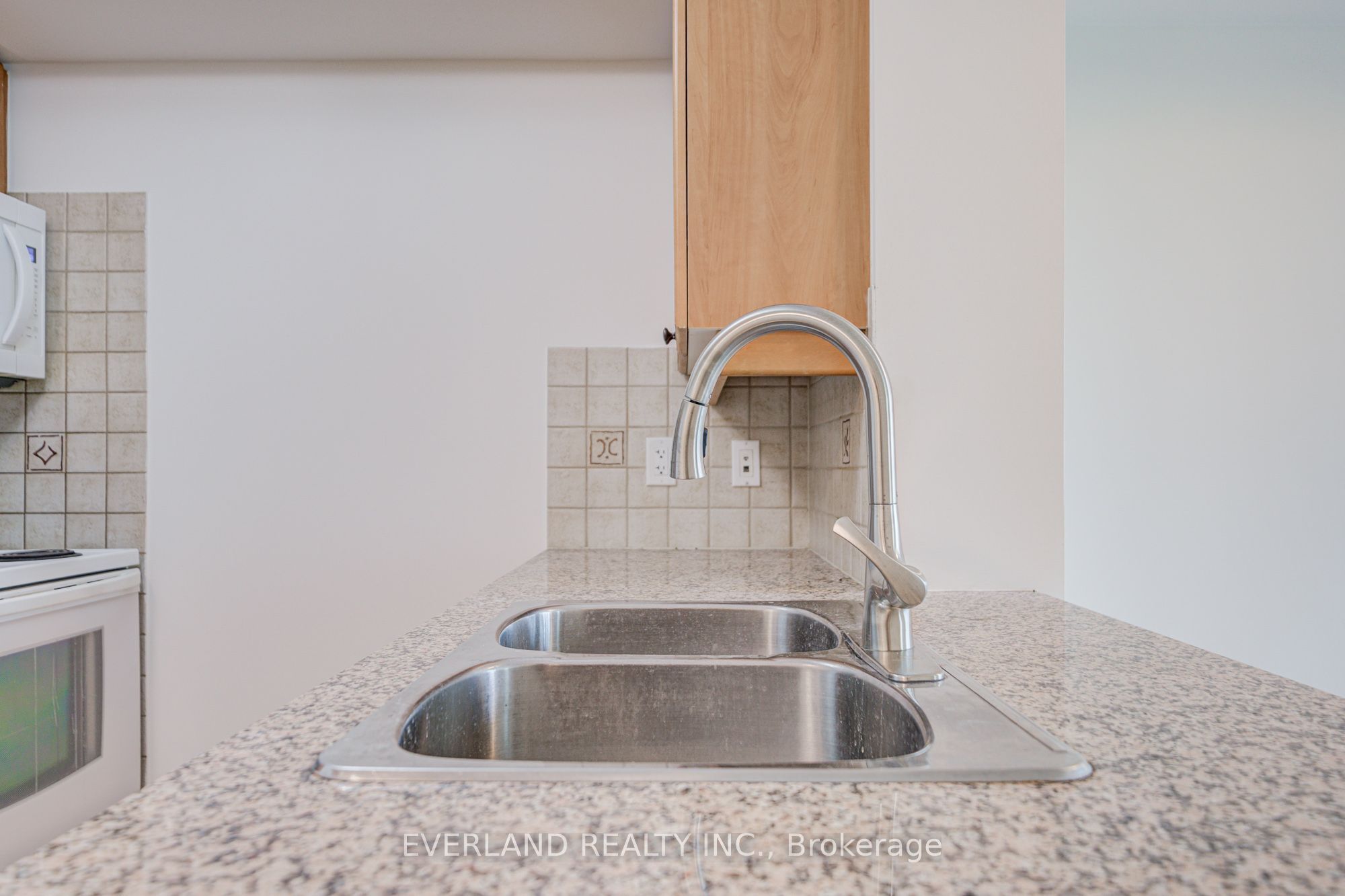 15 Greenview Avenue 707 Property Photo 14