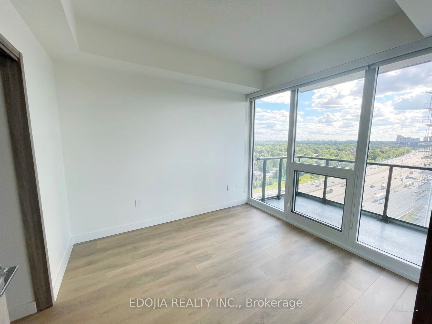 85 Mcmahon Drive 2207 Property Photo 6