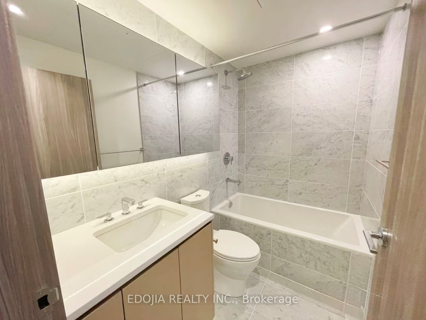 85 Mcmahon Drive 2207 Property Photo 7