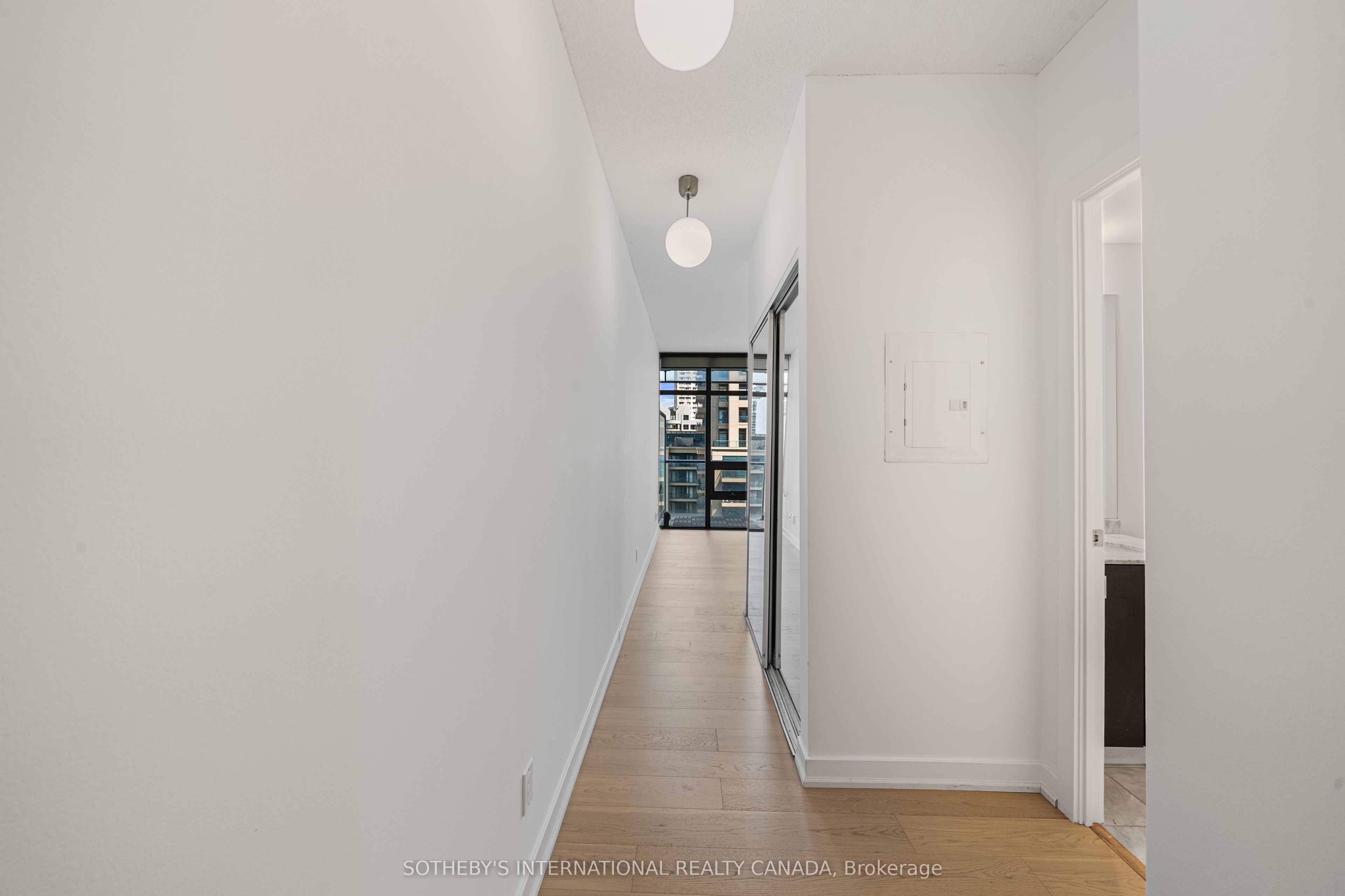 33 Charles Street E 1611 Property Photo 25