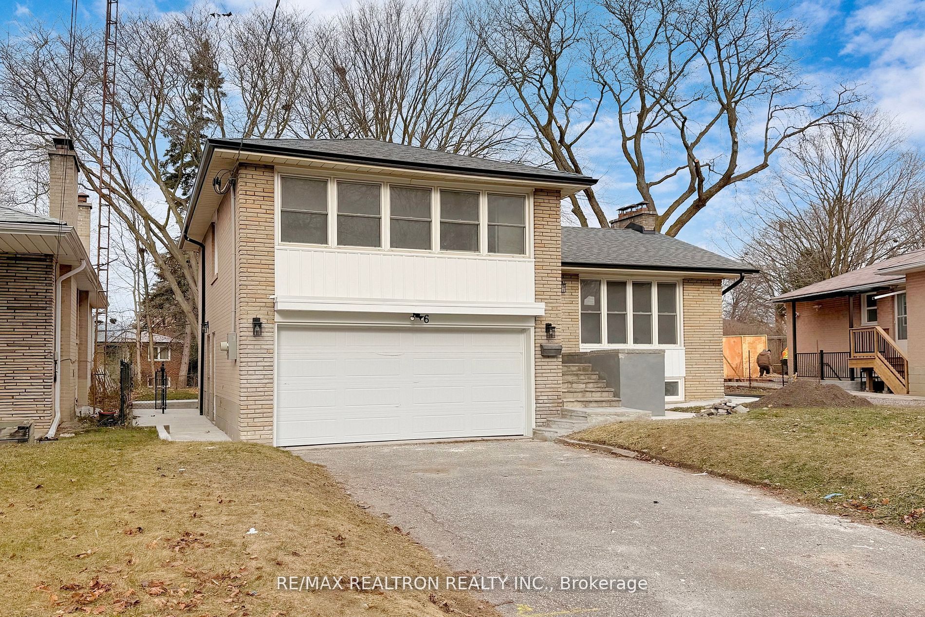 6 Deering Crescent Property Photo 2