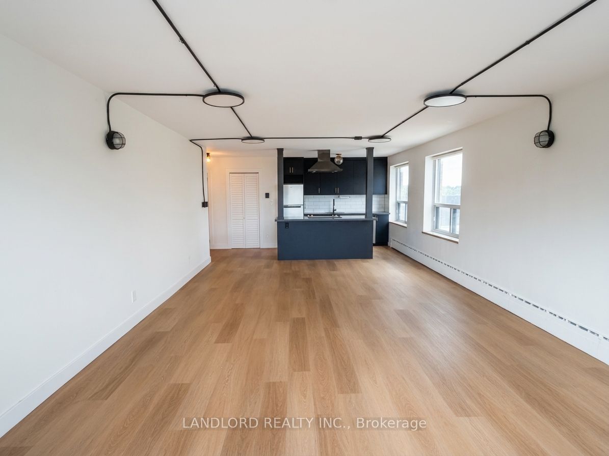 420 Eglinton Avenue E 402 Property Photo 6