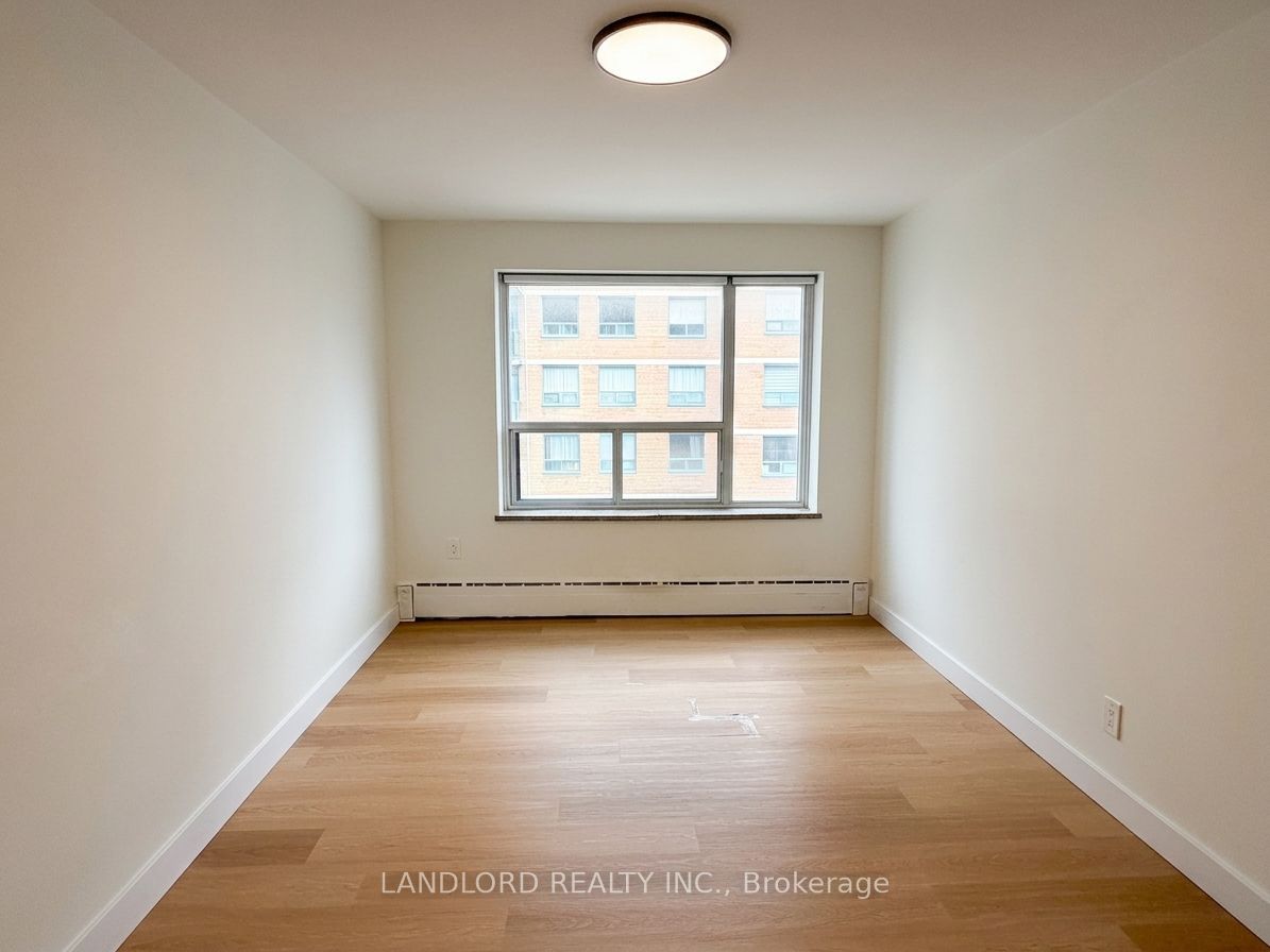 420 Eglinton Avenue E 402 Property Photo 15