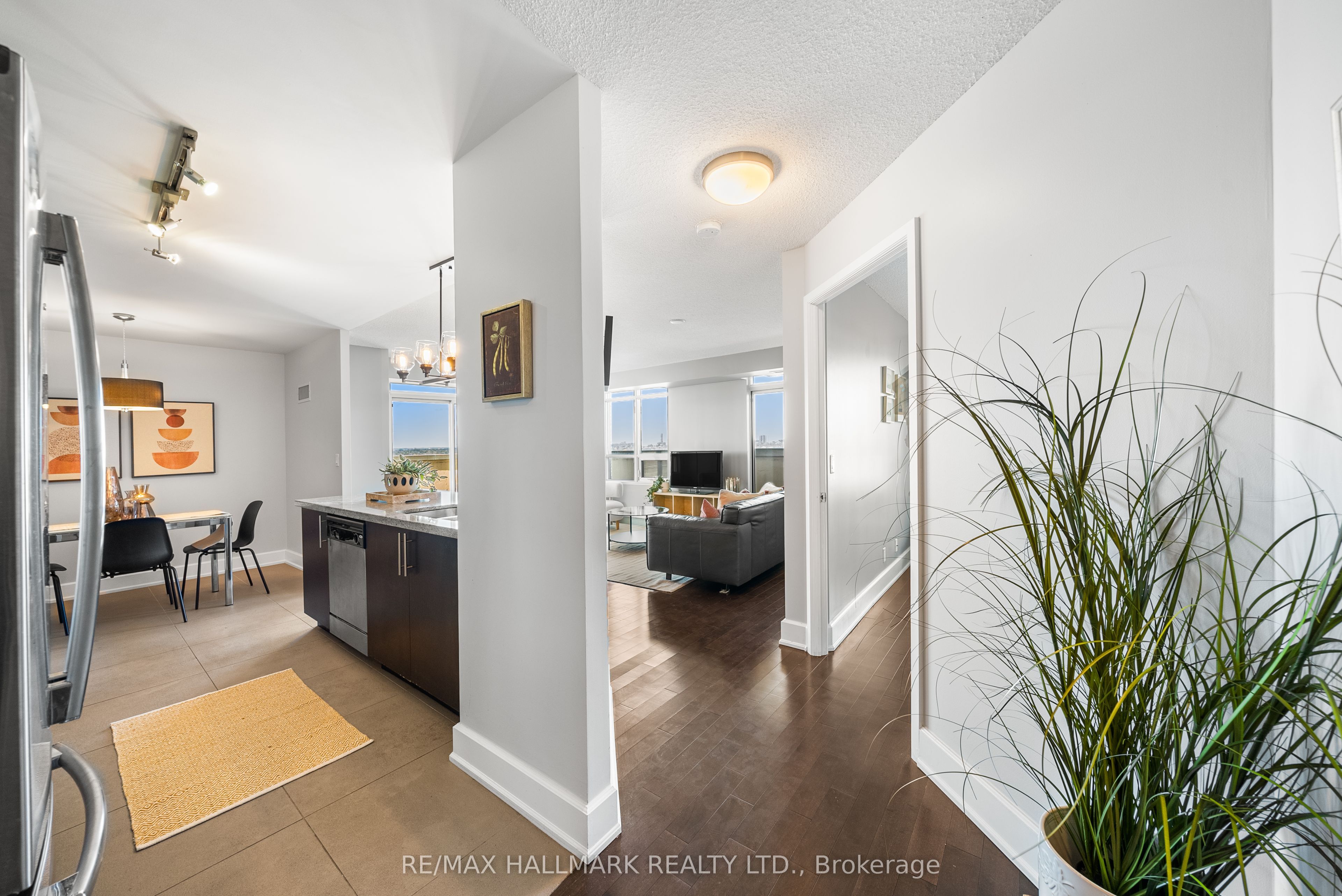 676 Sheppard Avenue E 708 Property Photo 5