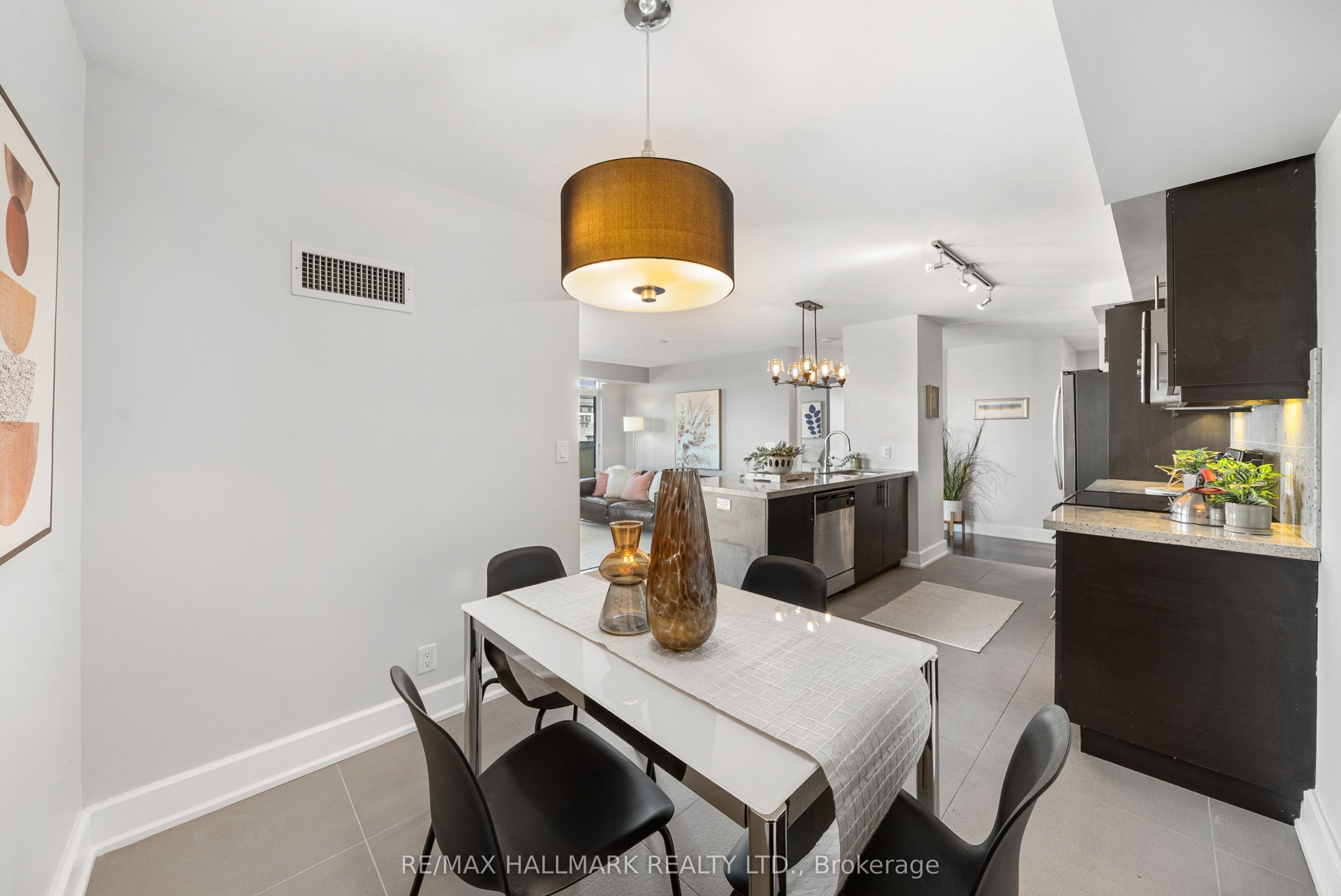 676 Sheppard Avenue E 708 Property Photo 15