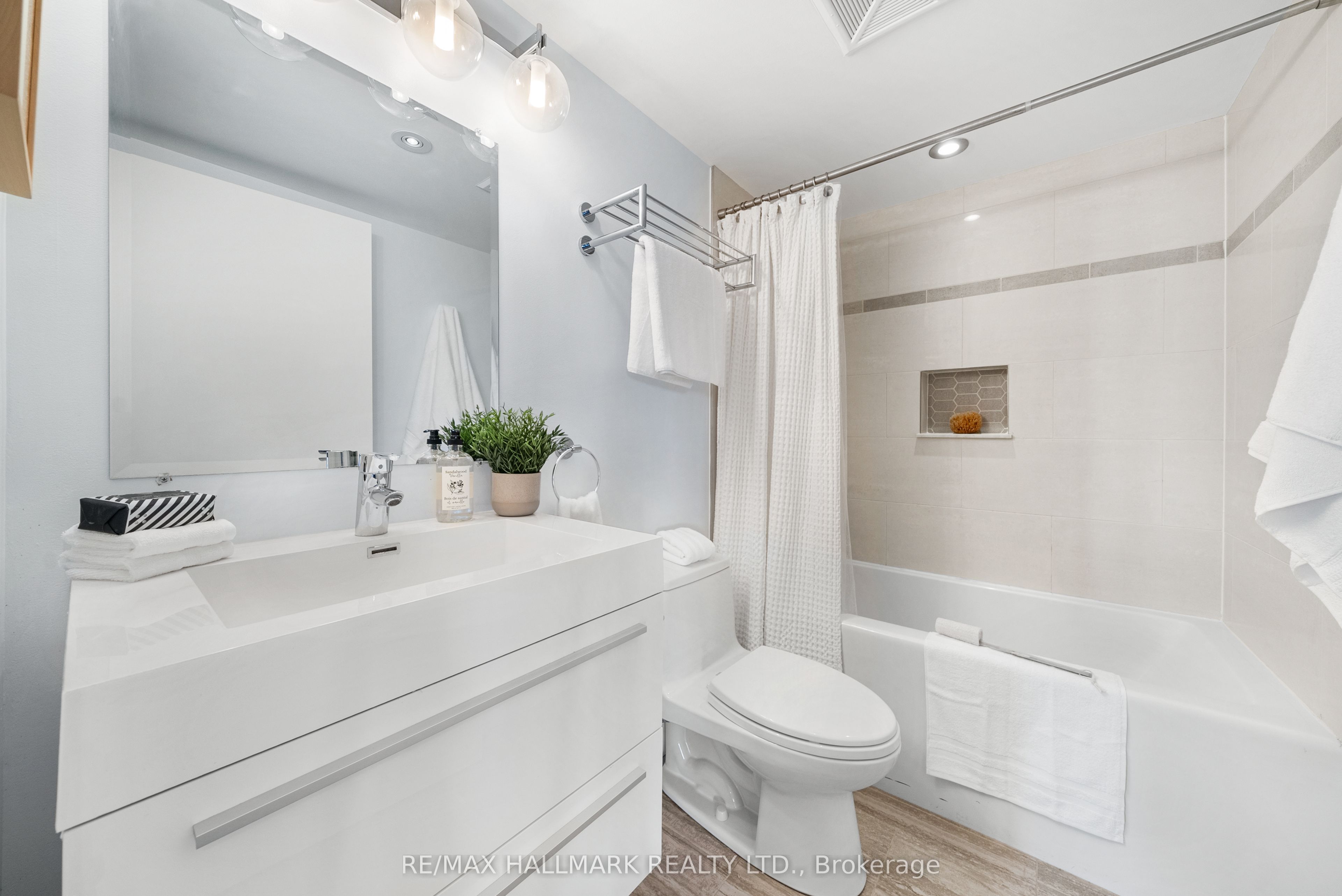 676 Sheppard Avenue E 708 Property Photo 24