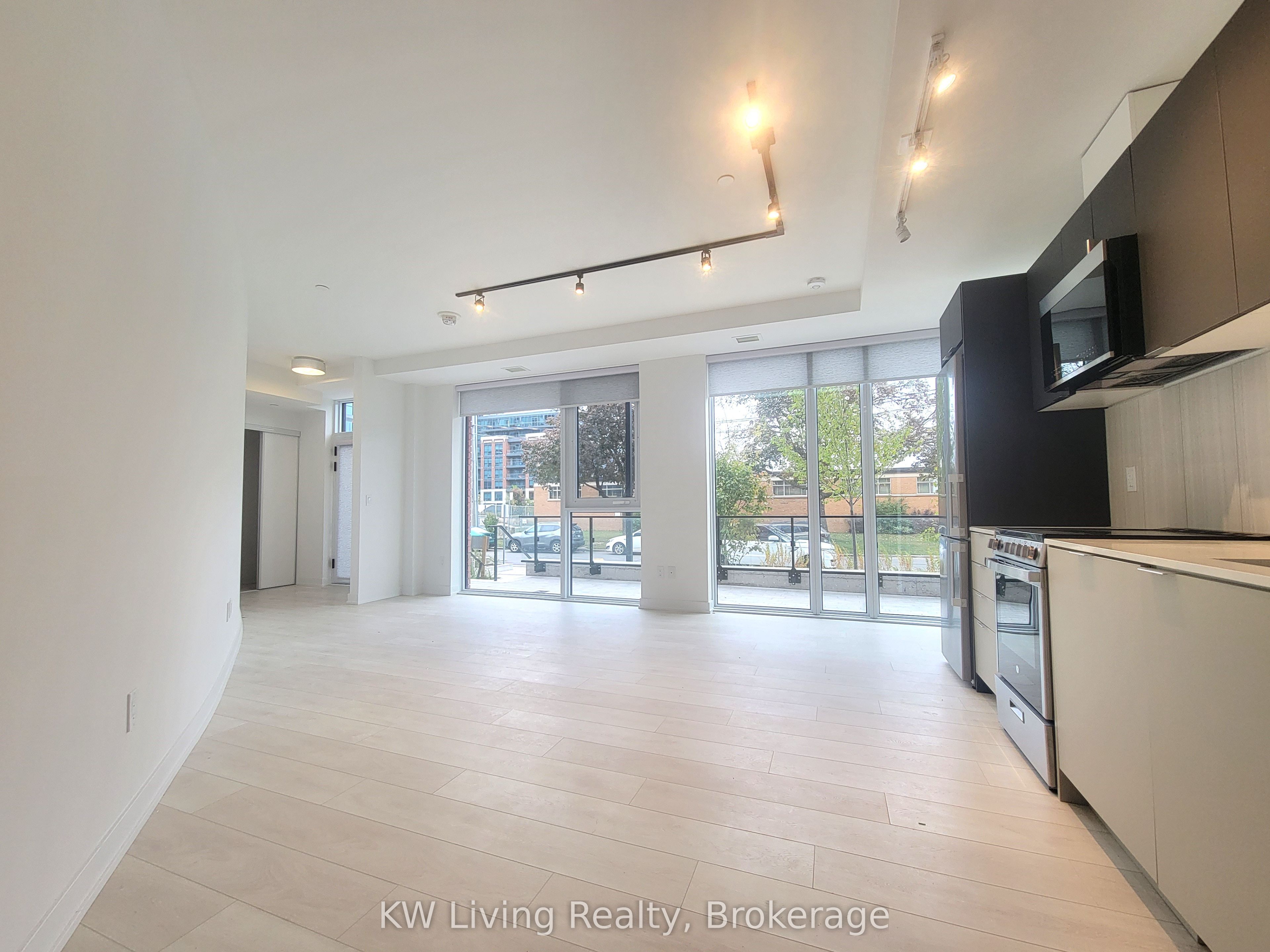 8 Tippett Road 101 Property Photo 3