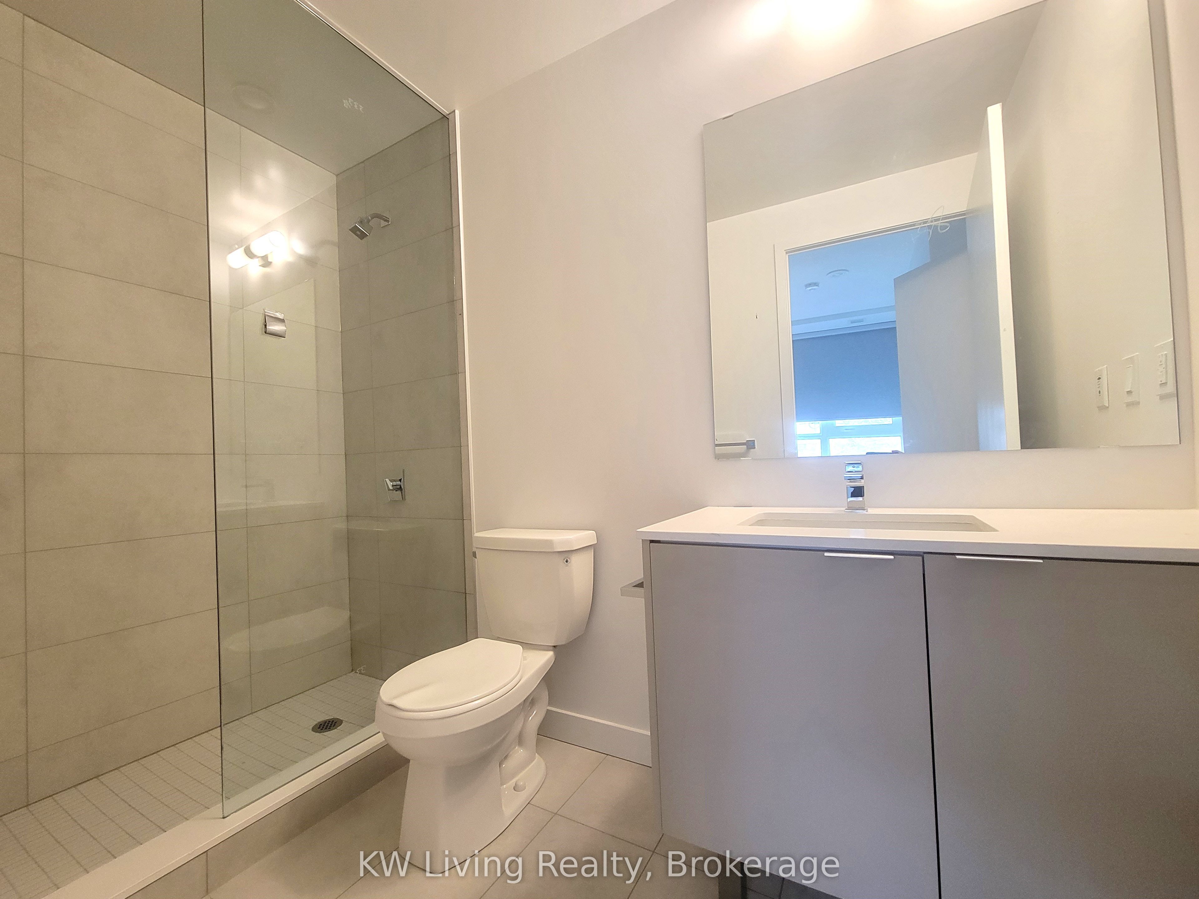 8 Tippett Road 101 Property Photo 6