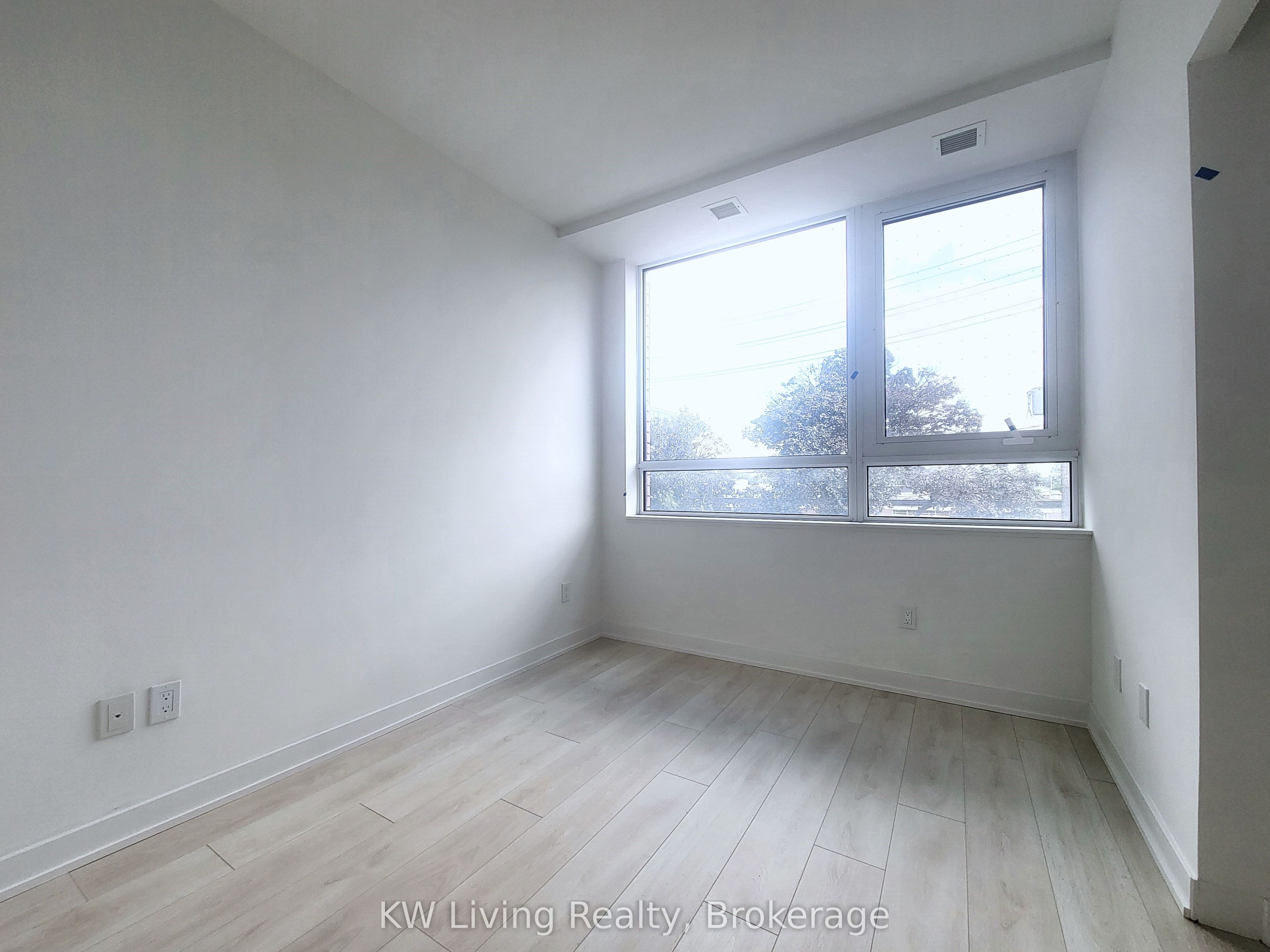 8 Tippett Road 101 Property Photo 7