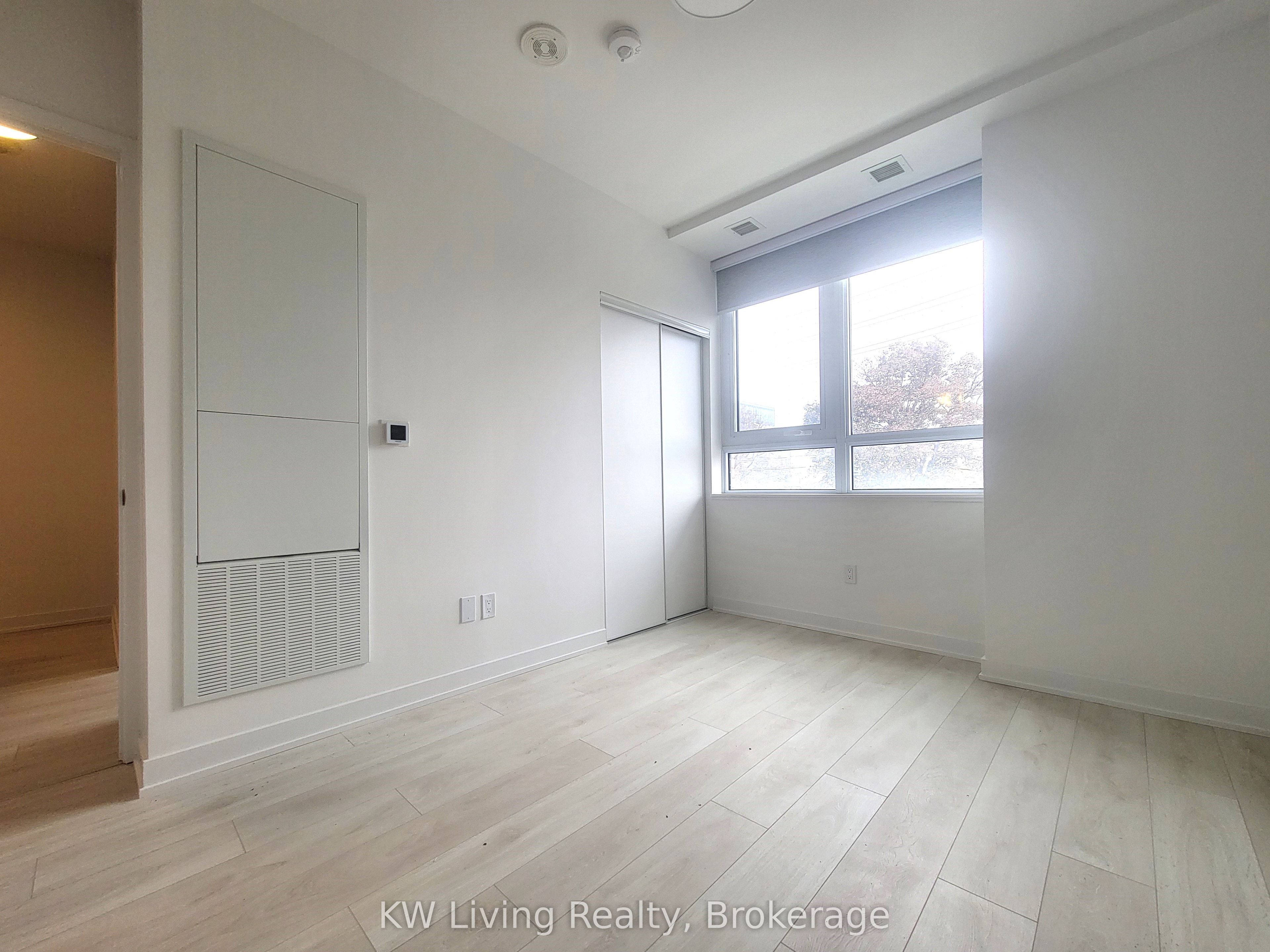 8 Tippett Road 101 Property Photo 8
