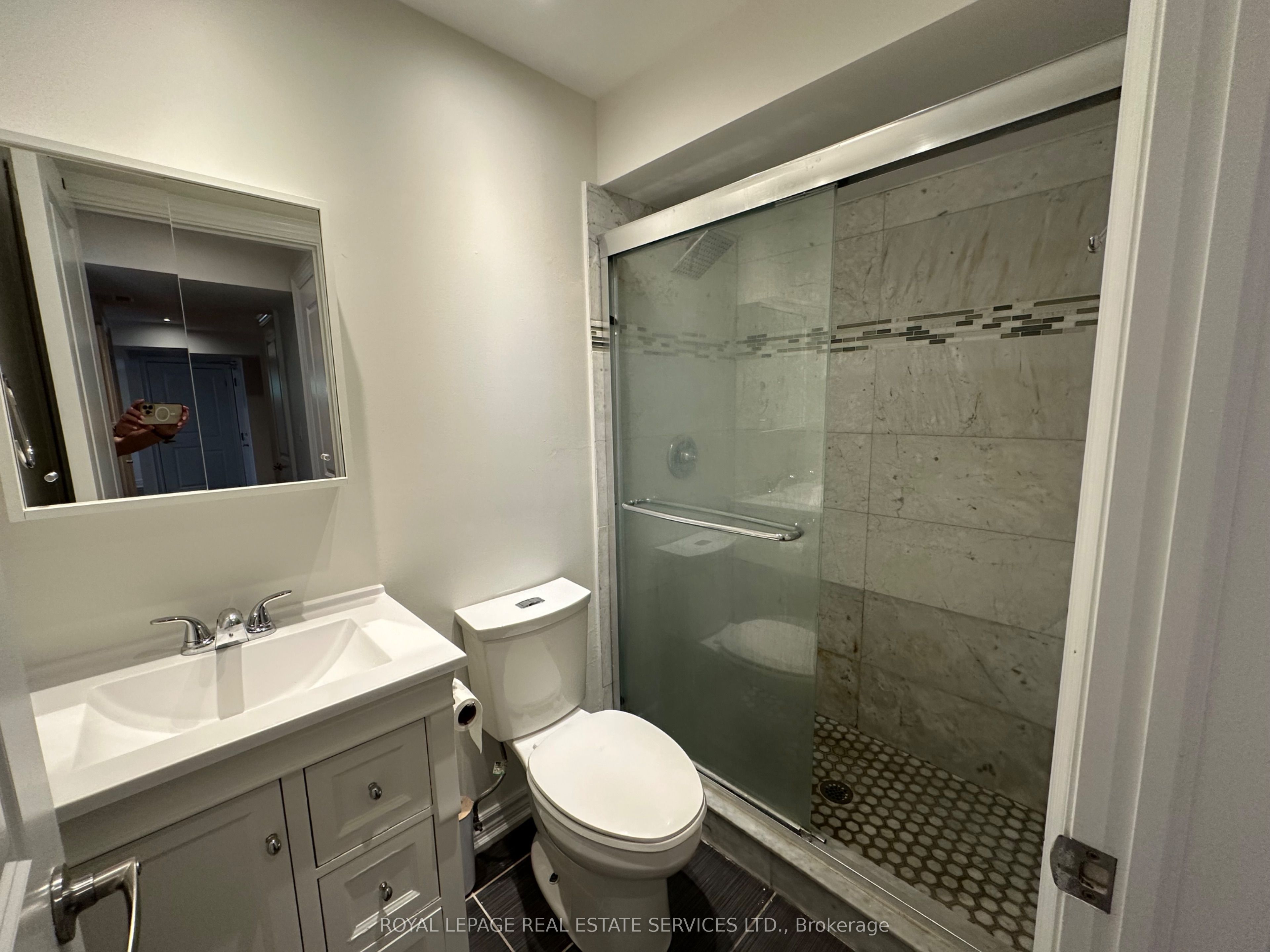 87 Lawrence Avenue W Lower Property Photo 8