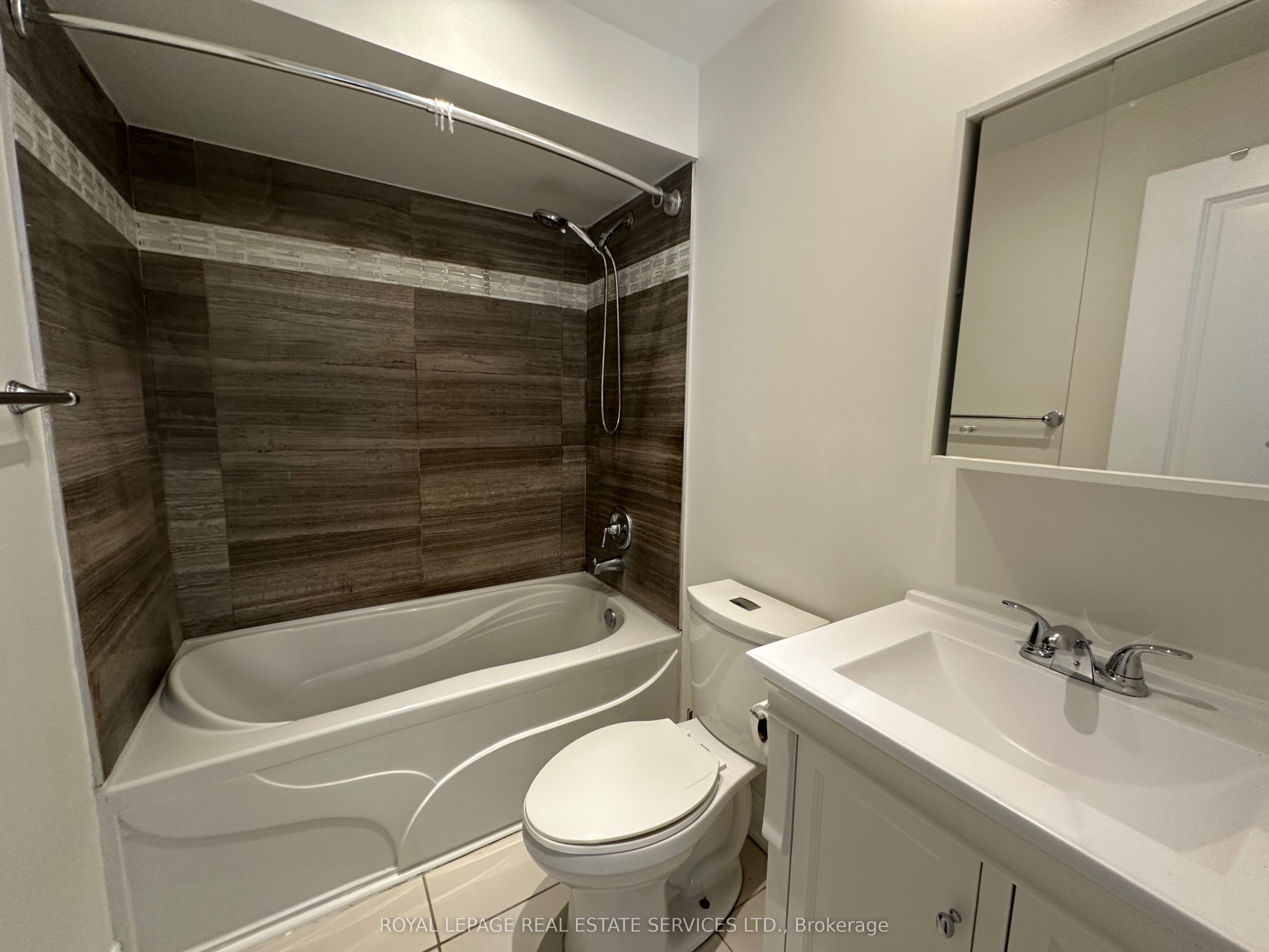 87 Lawrence Avenue W Lower Property Photo 17