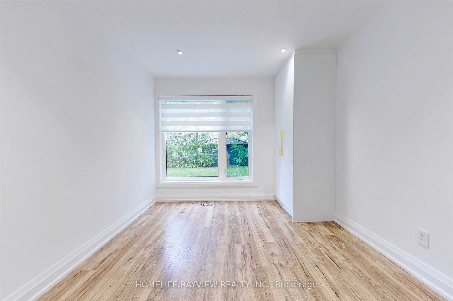 663 Conacher (lower) Drive Property Photo 6