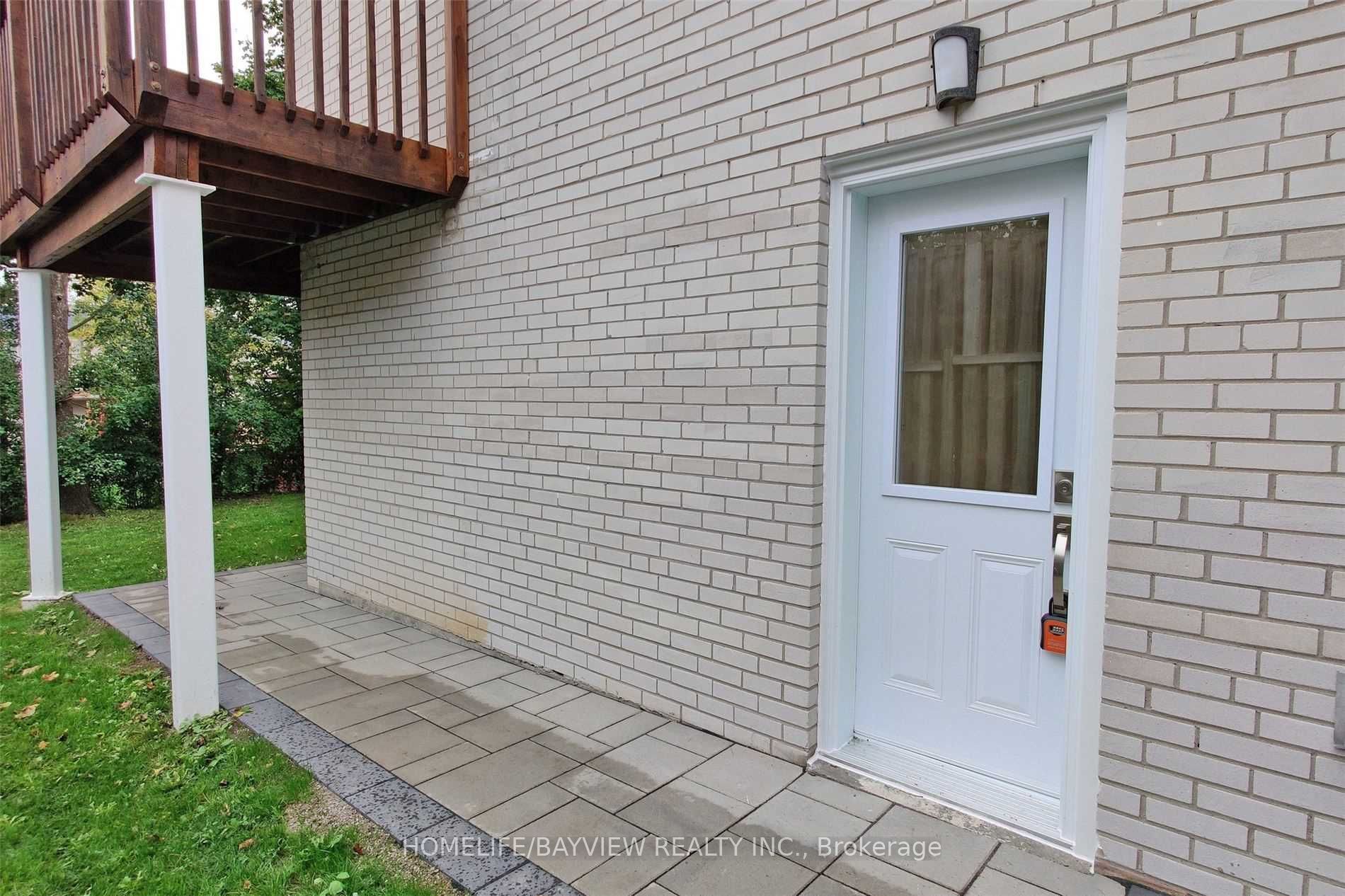 663 Conacher (lower) Drive Property Photo 17